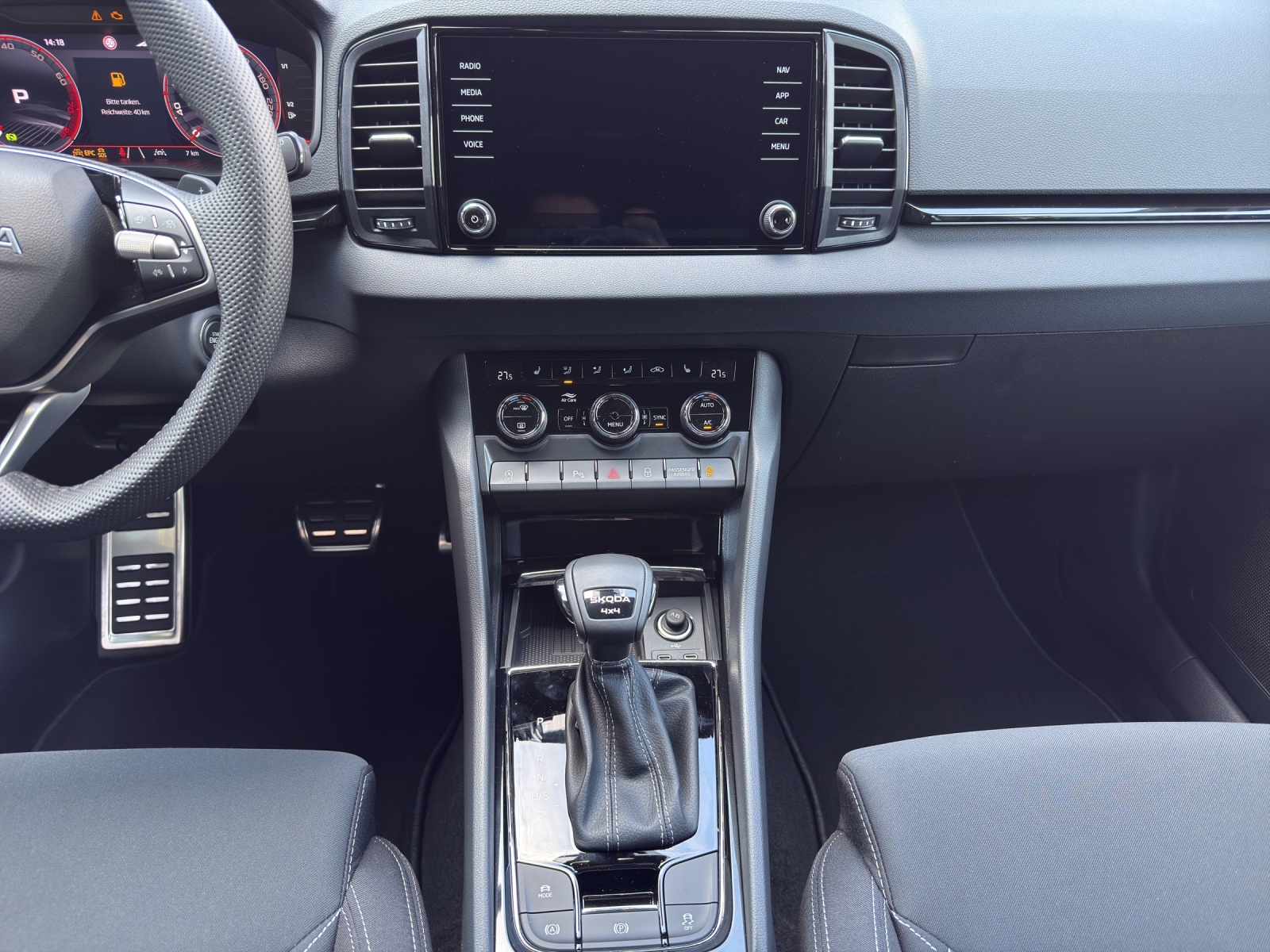 SKODA Karoq 2.0 TSI SportLine 4x4 DSG-image-10