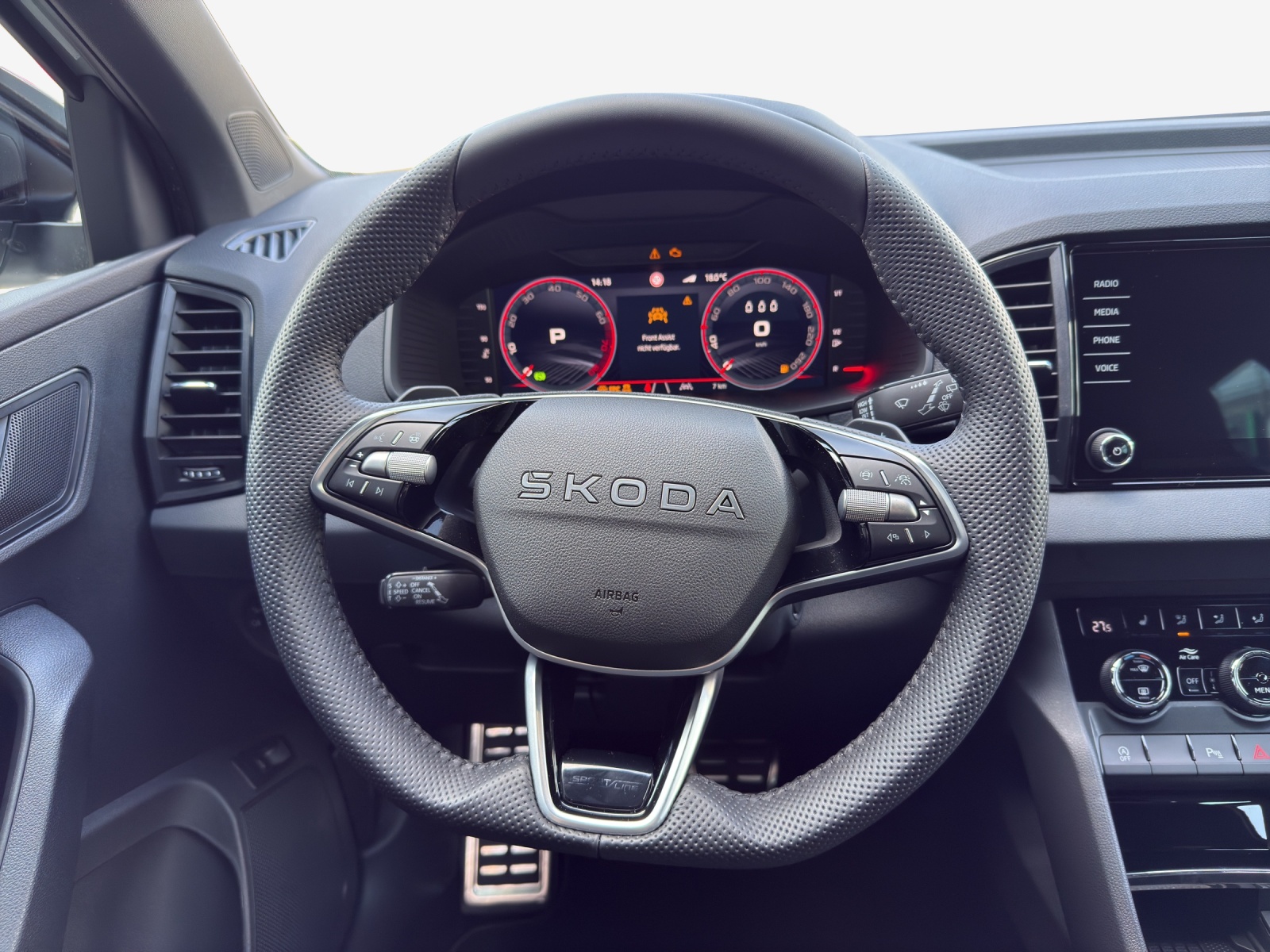 SKODA Karoq 2.0 TSI SportLine 4x4 DSG-image-9
