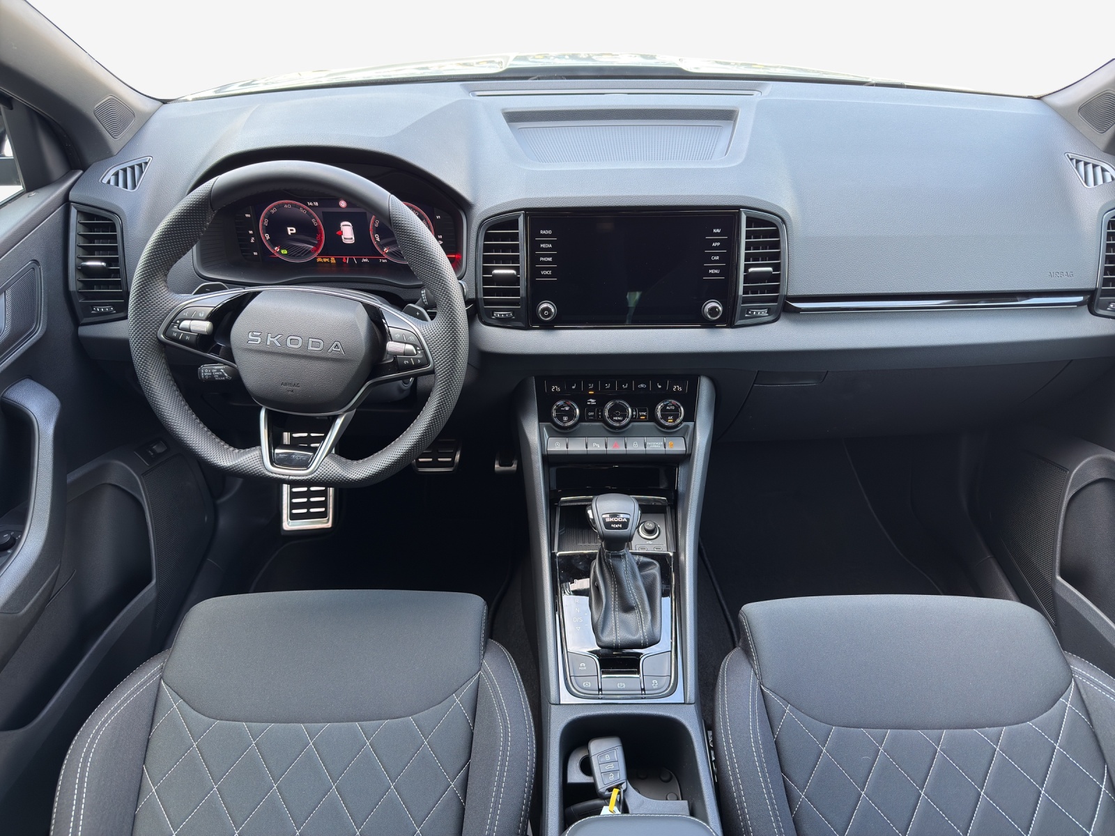 SKODA Karoq 2.0 TSI SportLine 4x4 DSG-image-8