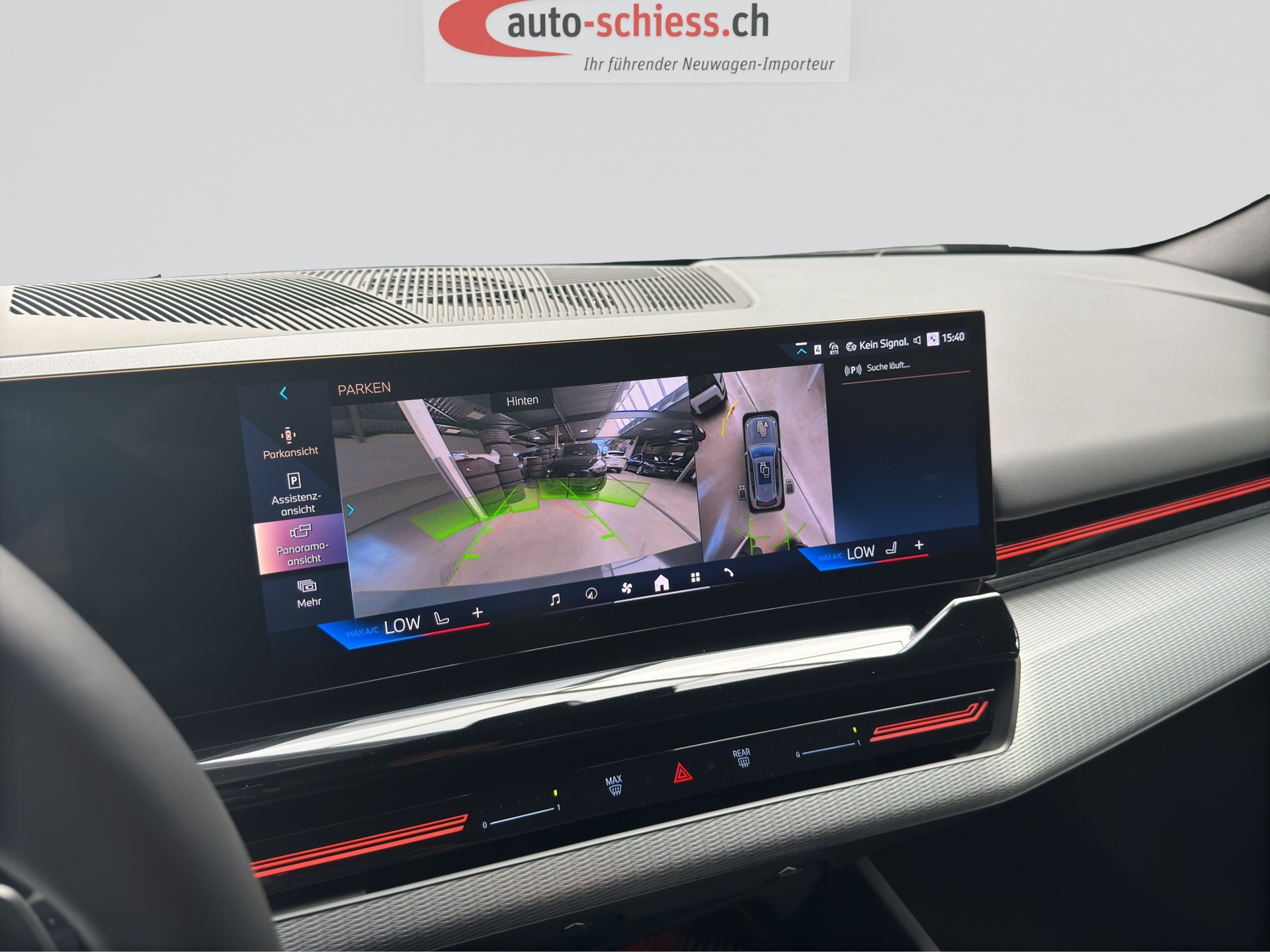 BMW 520i sDrive 48V Touring M Sport Pro Iconic Glow Steptronic-image-13