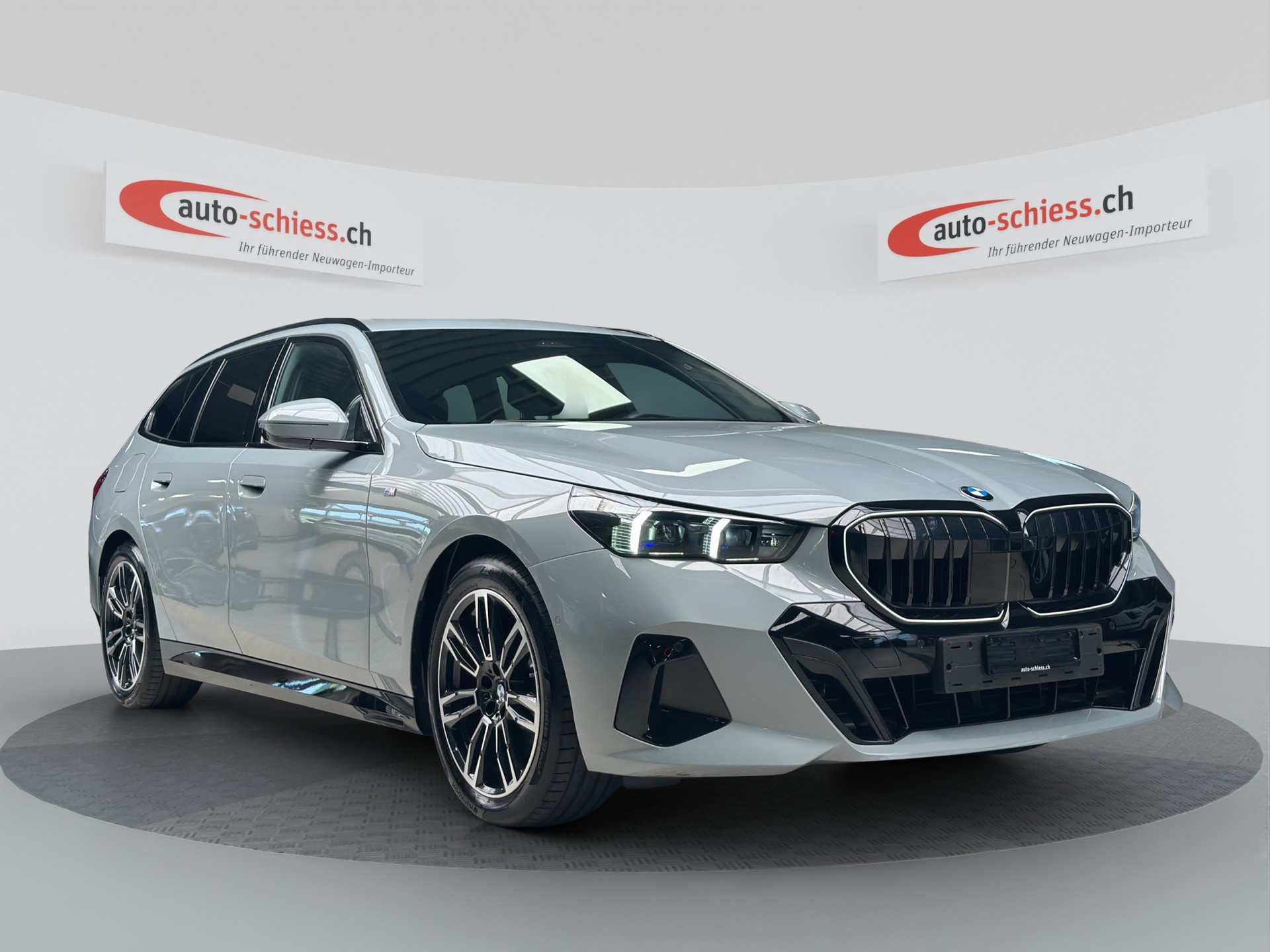 BMW 520i sDrive 48V Touring M Sport Pro Iconic Glow Steptronic