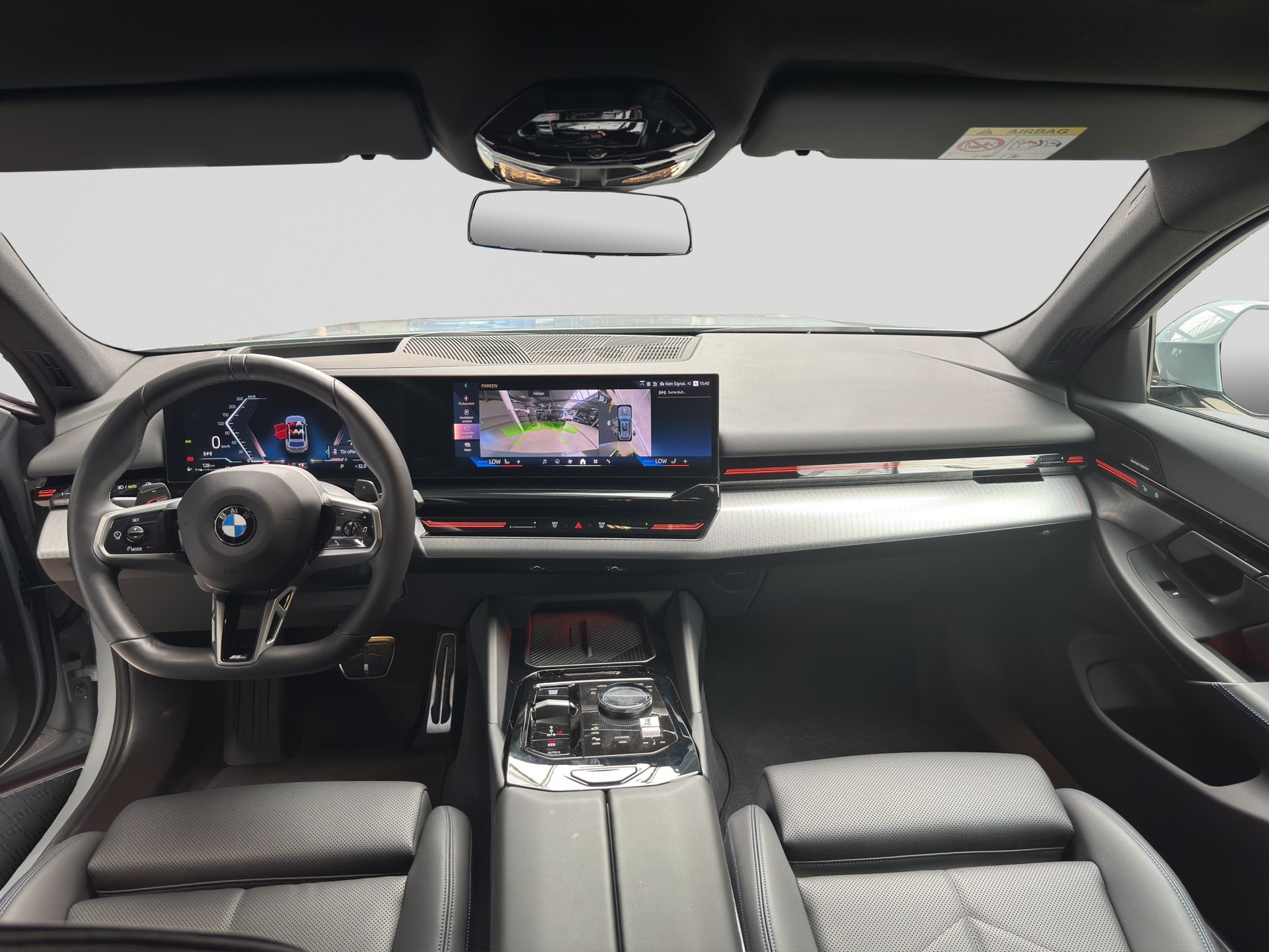 BMW 520i sDrive 48V Touring M Sport Pro Iconic Glow Steptronic-image-14