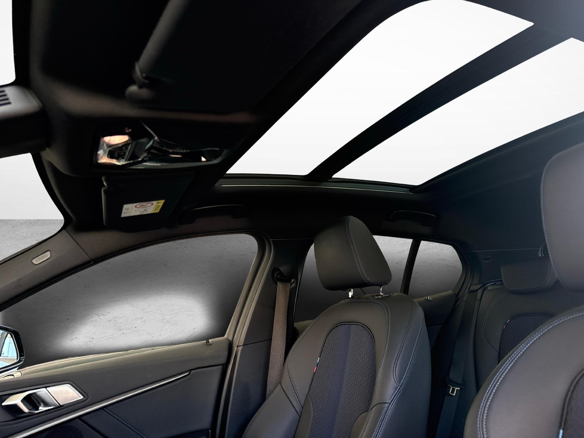 BMW 120d xDrive-image-19