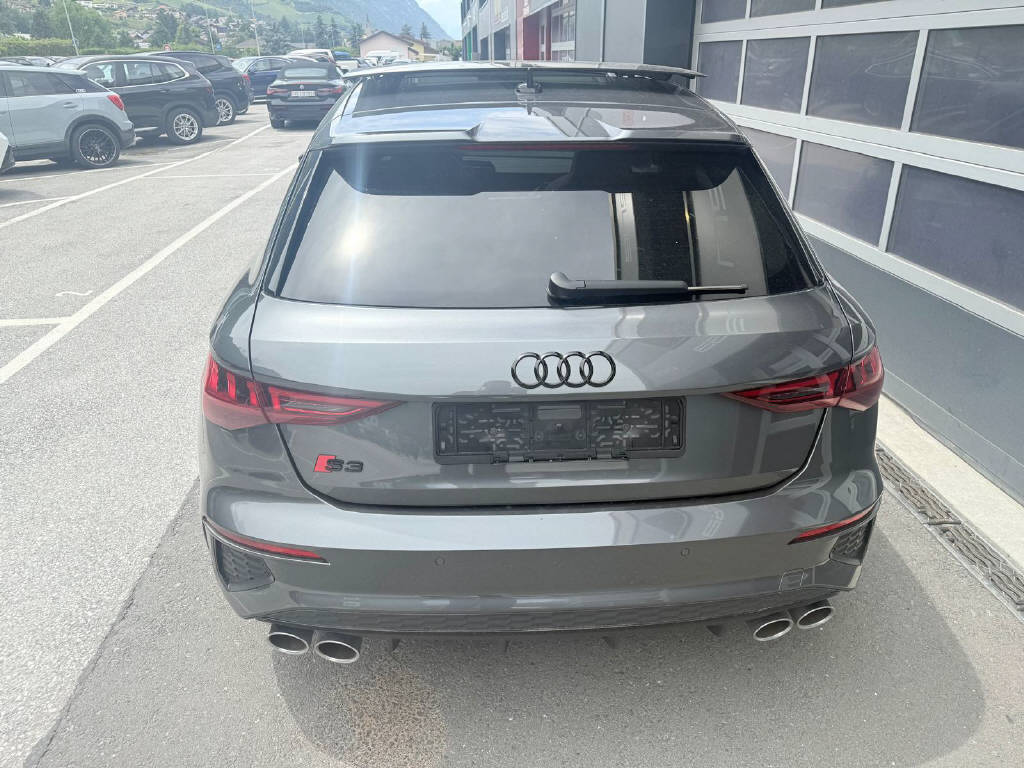 AUDI S3 Sportback 2.0 TFSI quattro S-Tronic - CH-image-4