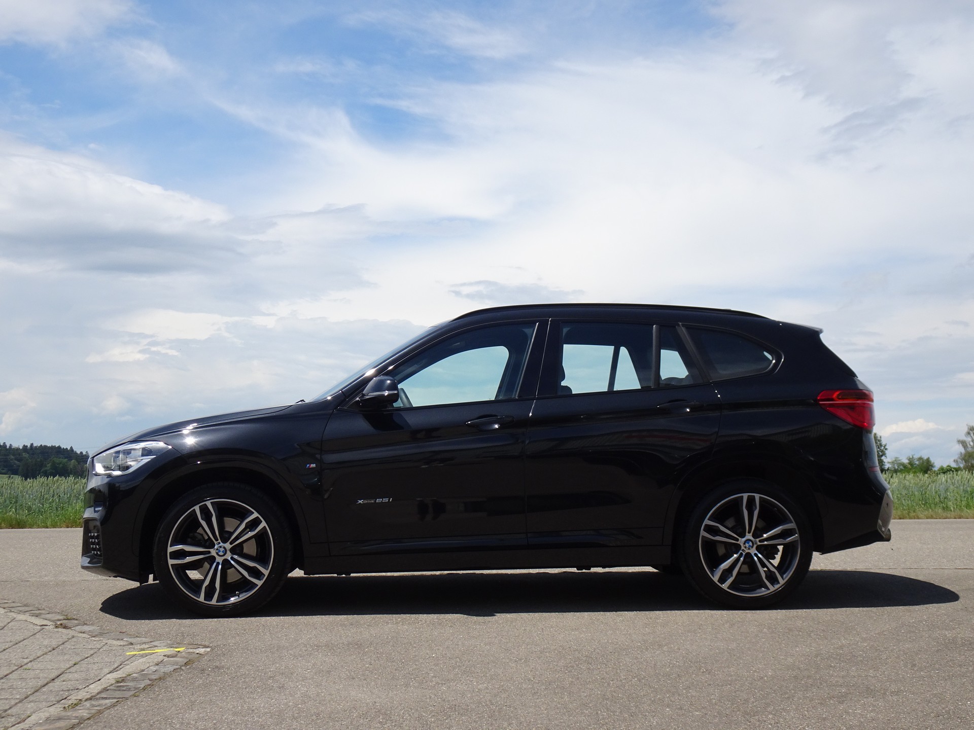 BMW X1 xDrive 25i M Sport Steptronic-image-1