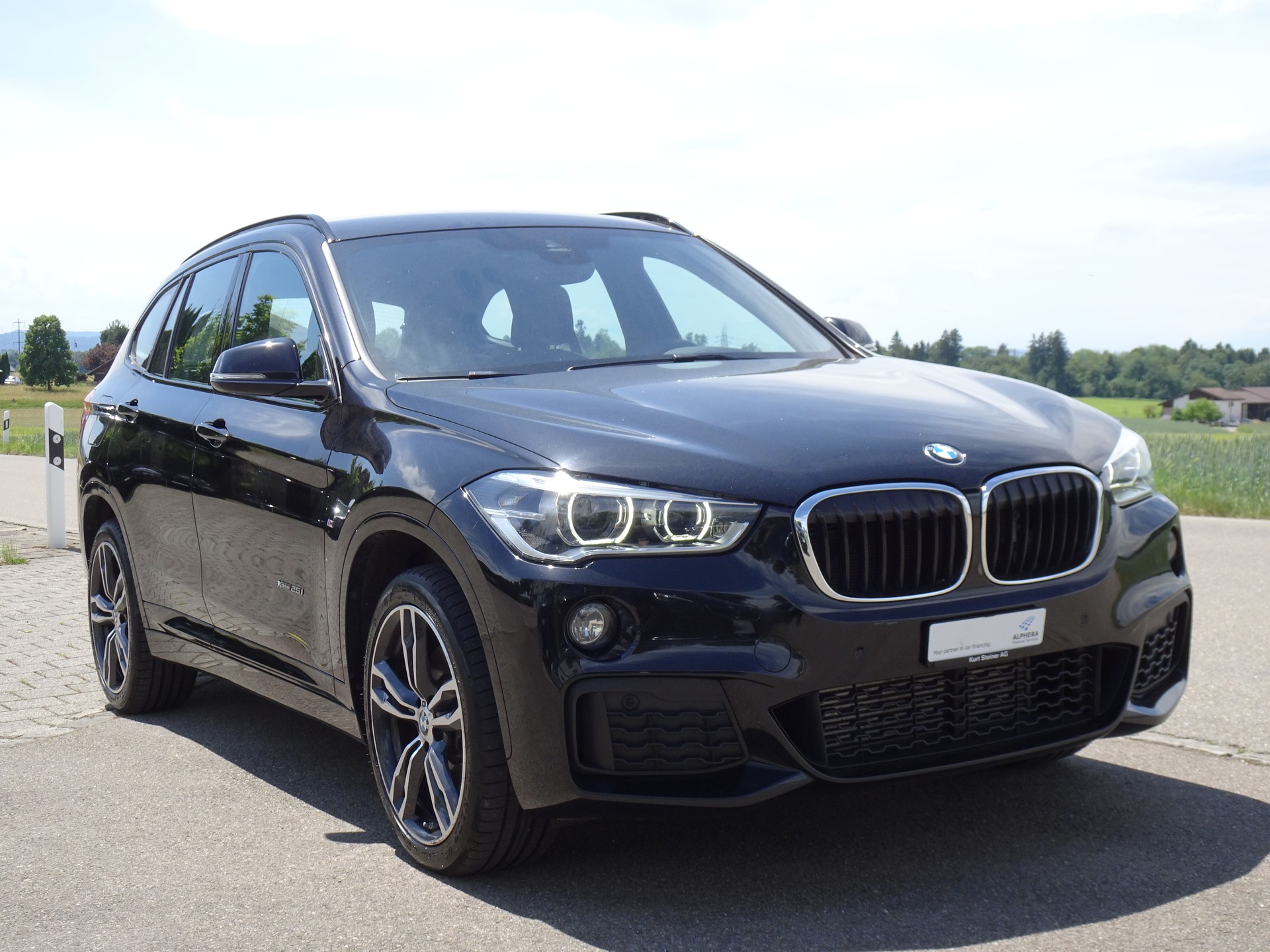 BMW X1 xDrive 25i M Sport Steptronic-image-5