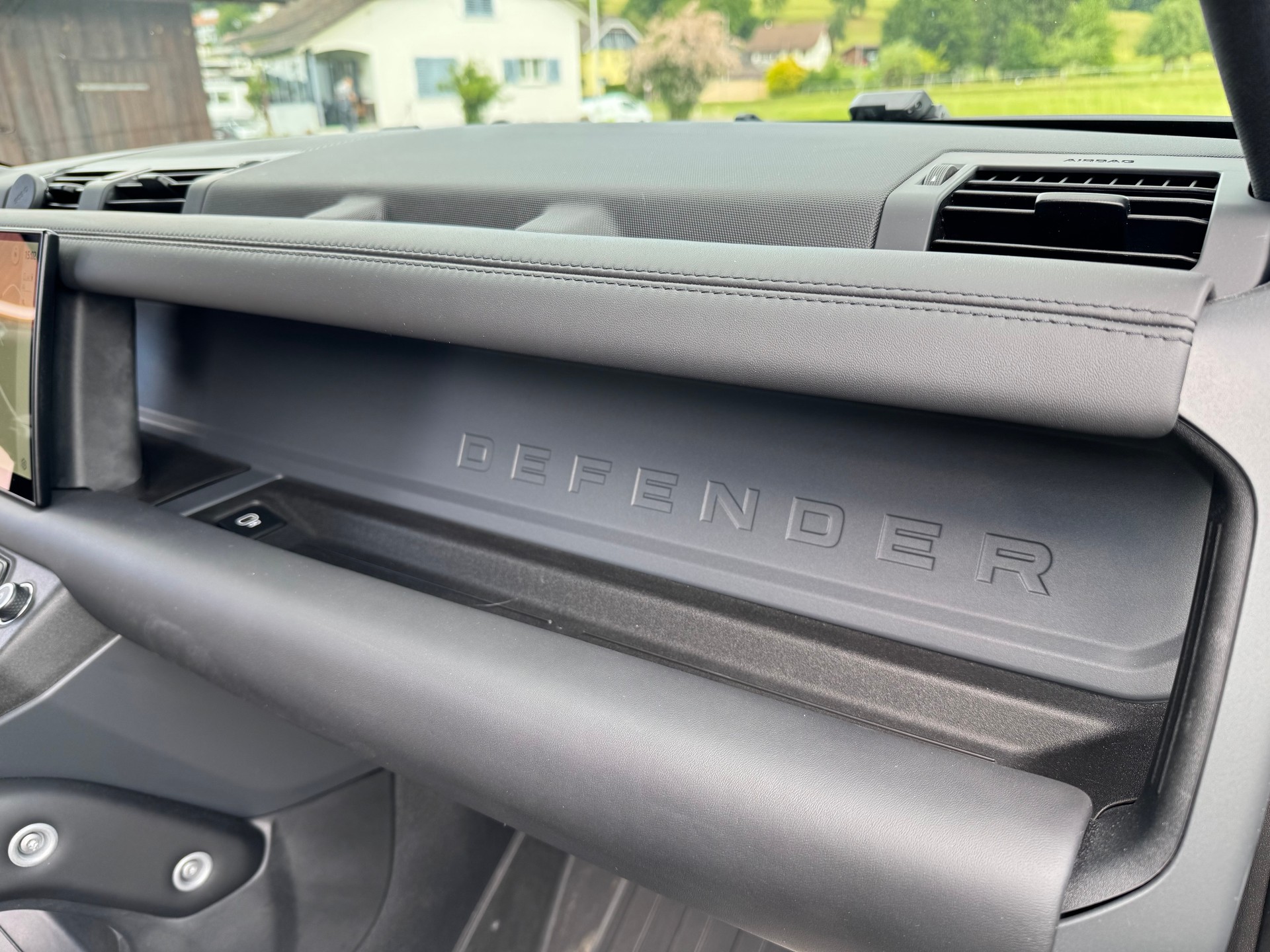 LAND ROVER 3.0 D I6 300 X-Dynamic HSE-image-10