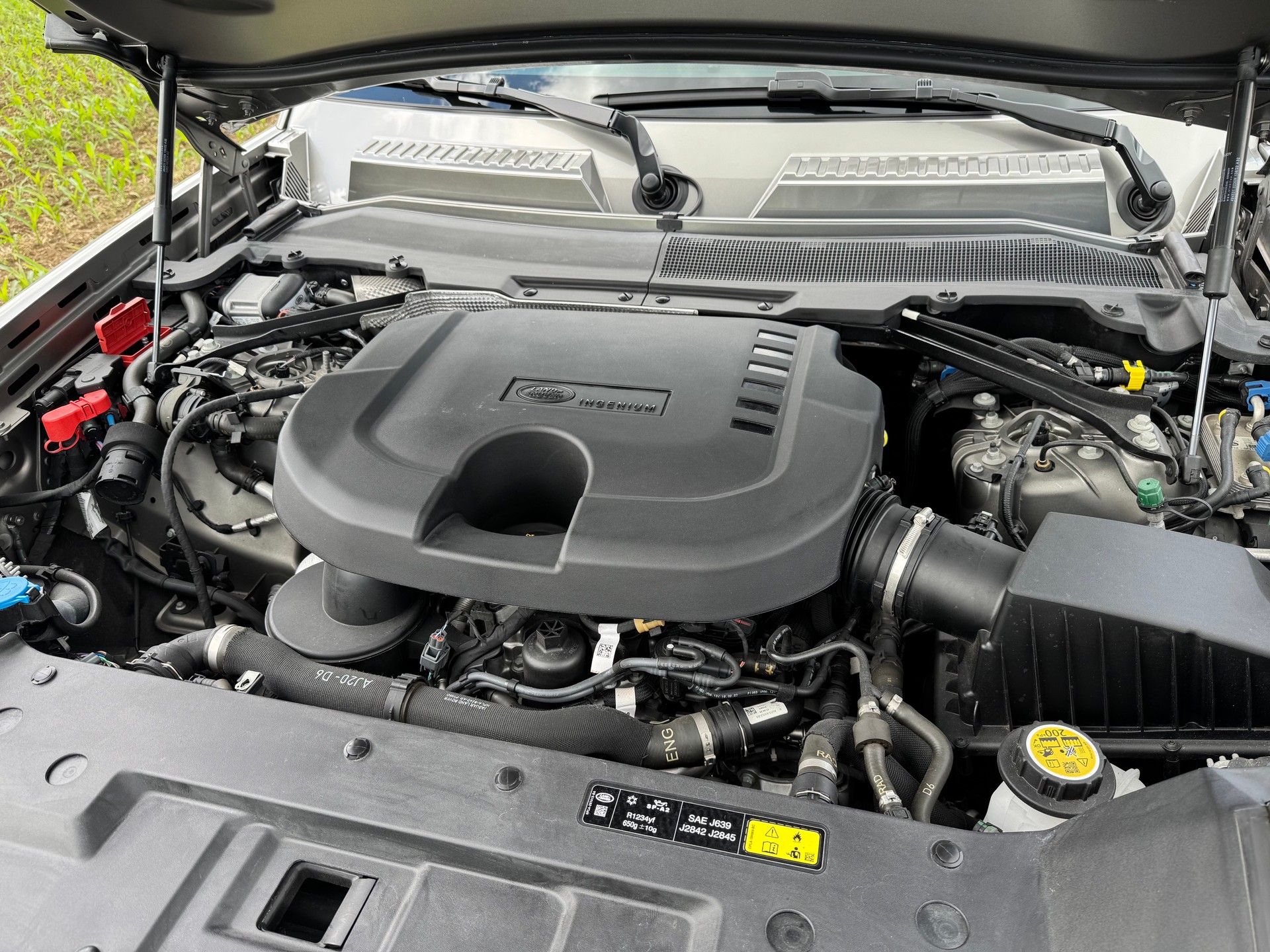 LAND ROVER 3.0 D I6 300 X-Dynamic HSE-image-13