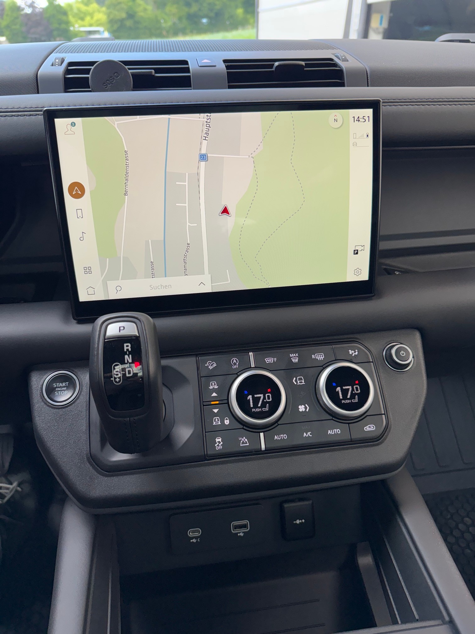 LAND ROVER 3.0 D I6 300 X-Dynamic HSE-image-7