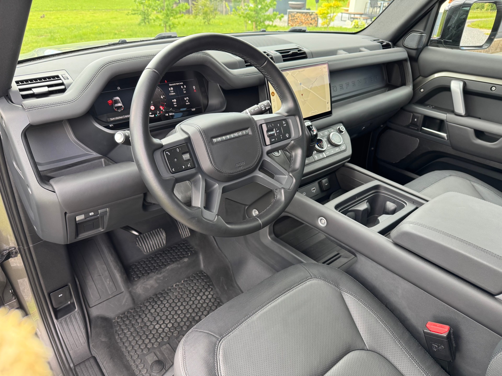 LAND ROVER 3.0 D I6 300 X-Dynamic HSE-image-6