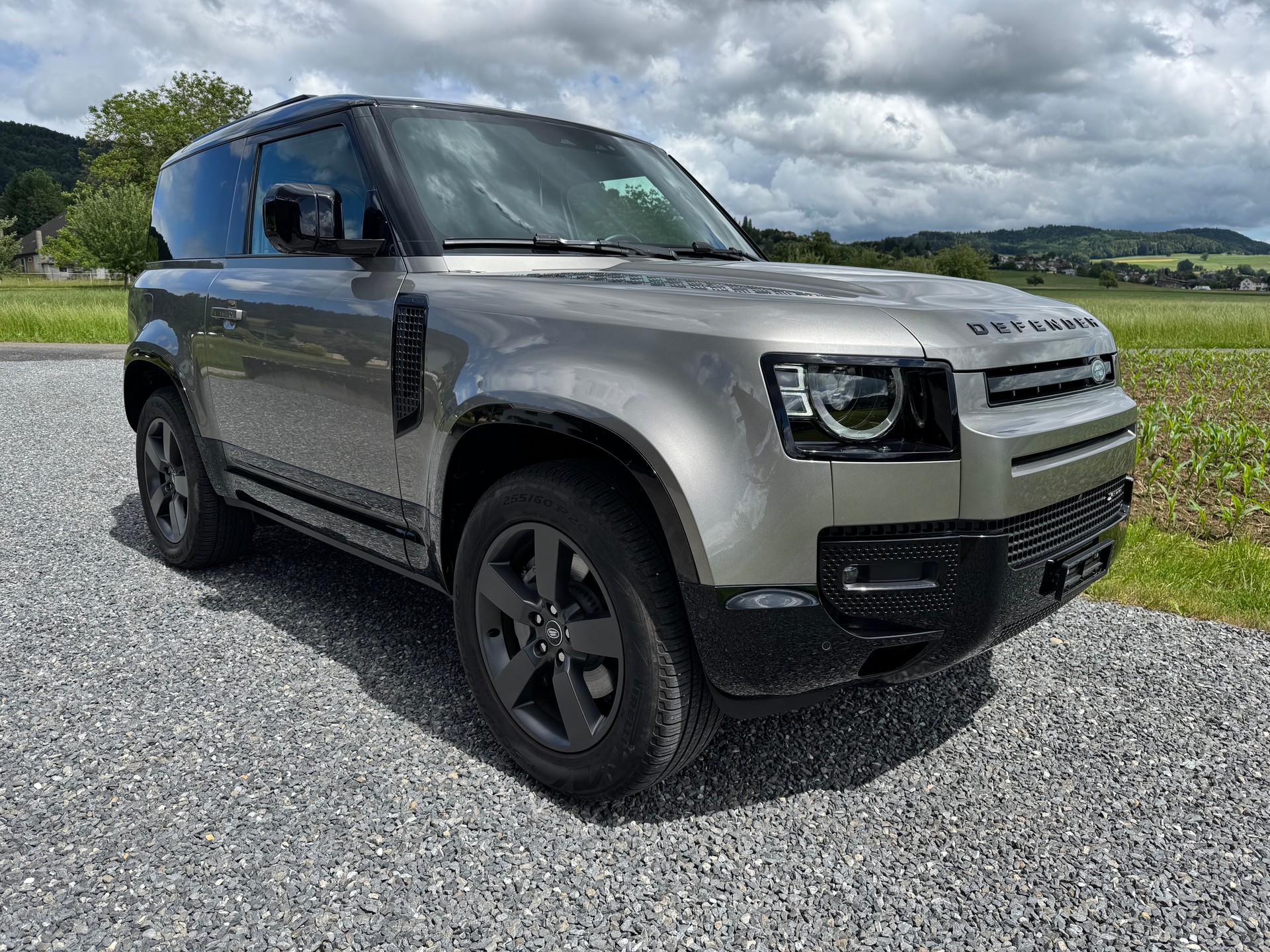 LAND ROVER 3.0 D I6 300 X-Dynamic HSE-image-3