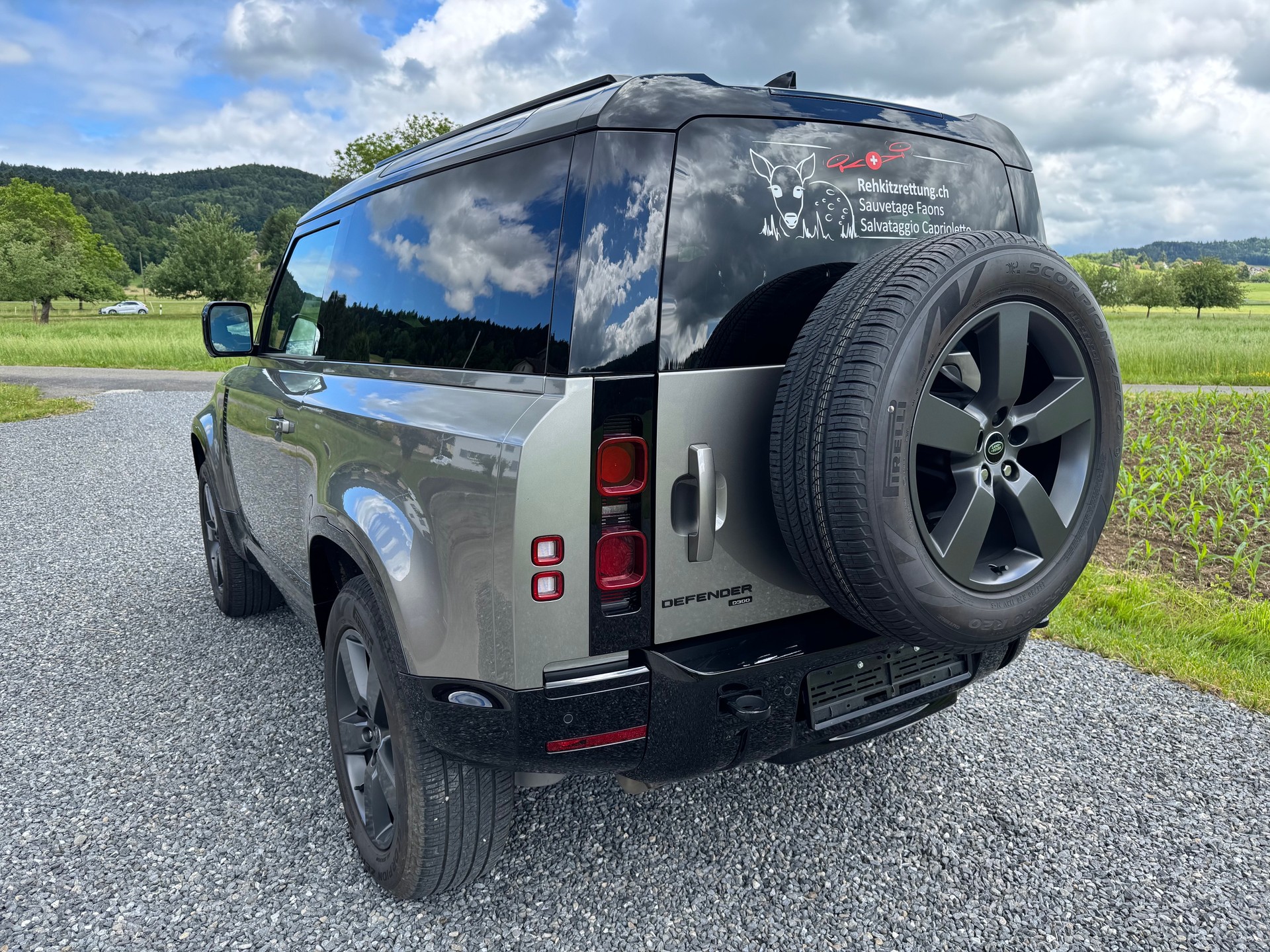 LAND ROVER 3.0 D I6 300 X-Dynamic HSE-image-5