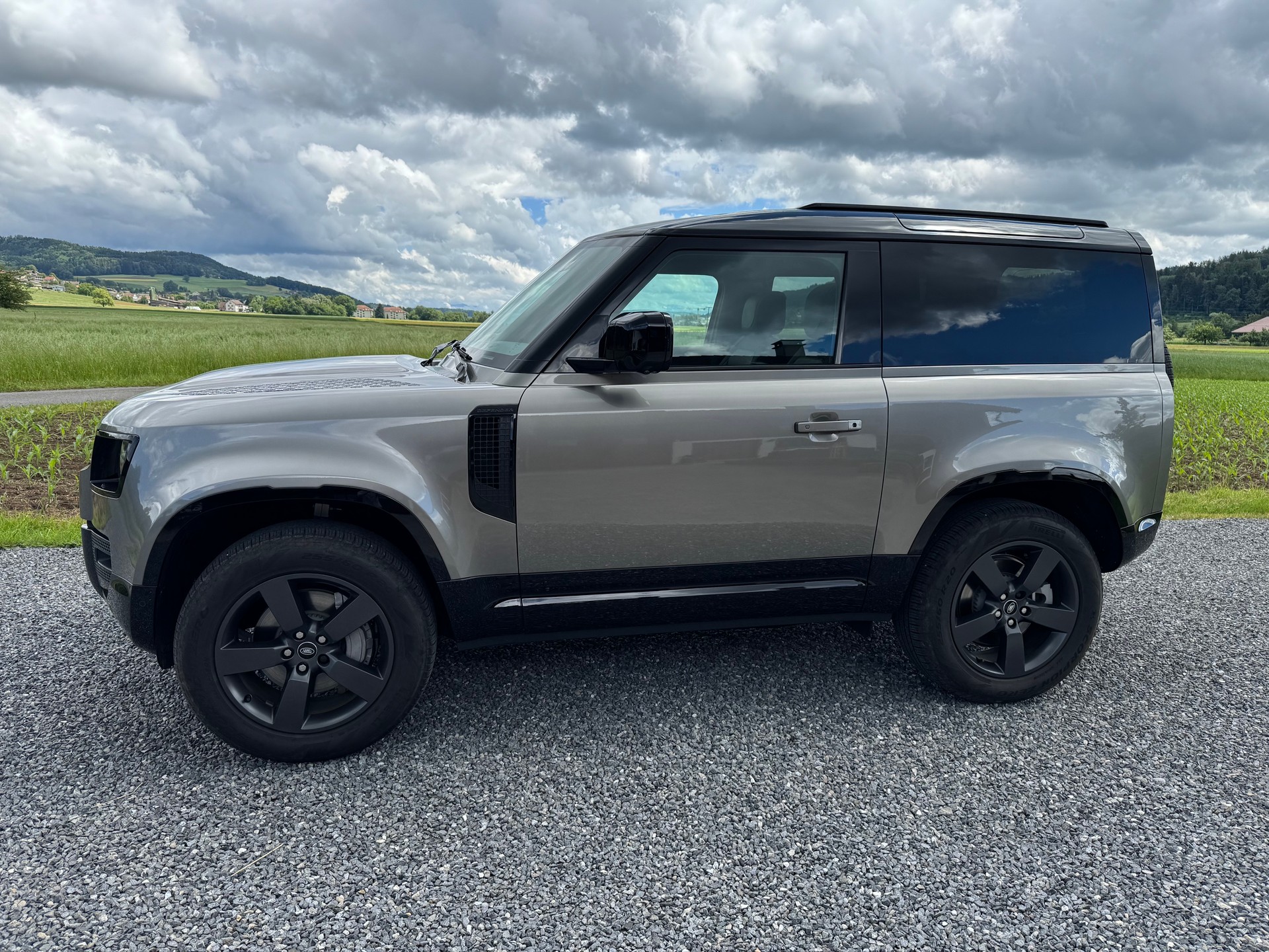LAND ROVER 3.0 D I6 300 X-Dynamic HSE-image-1