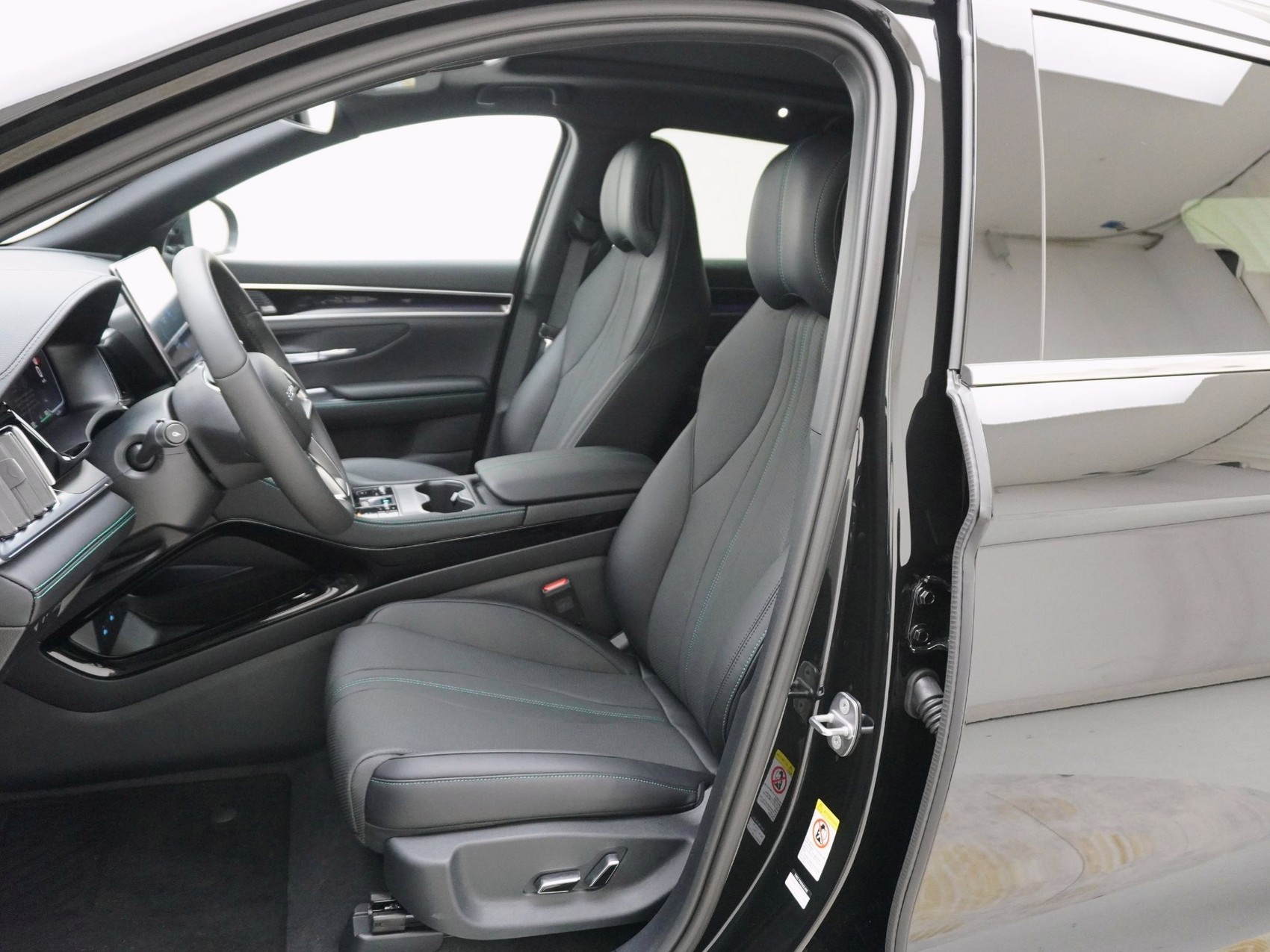 BYD Seal U DM-i Design AWD-image-11