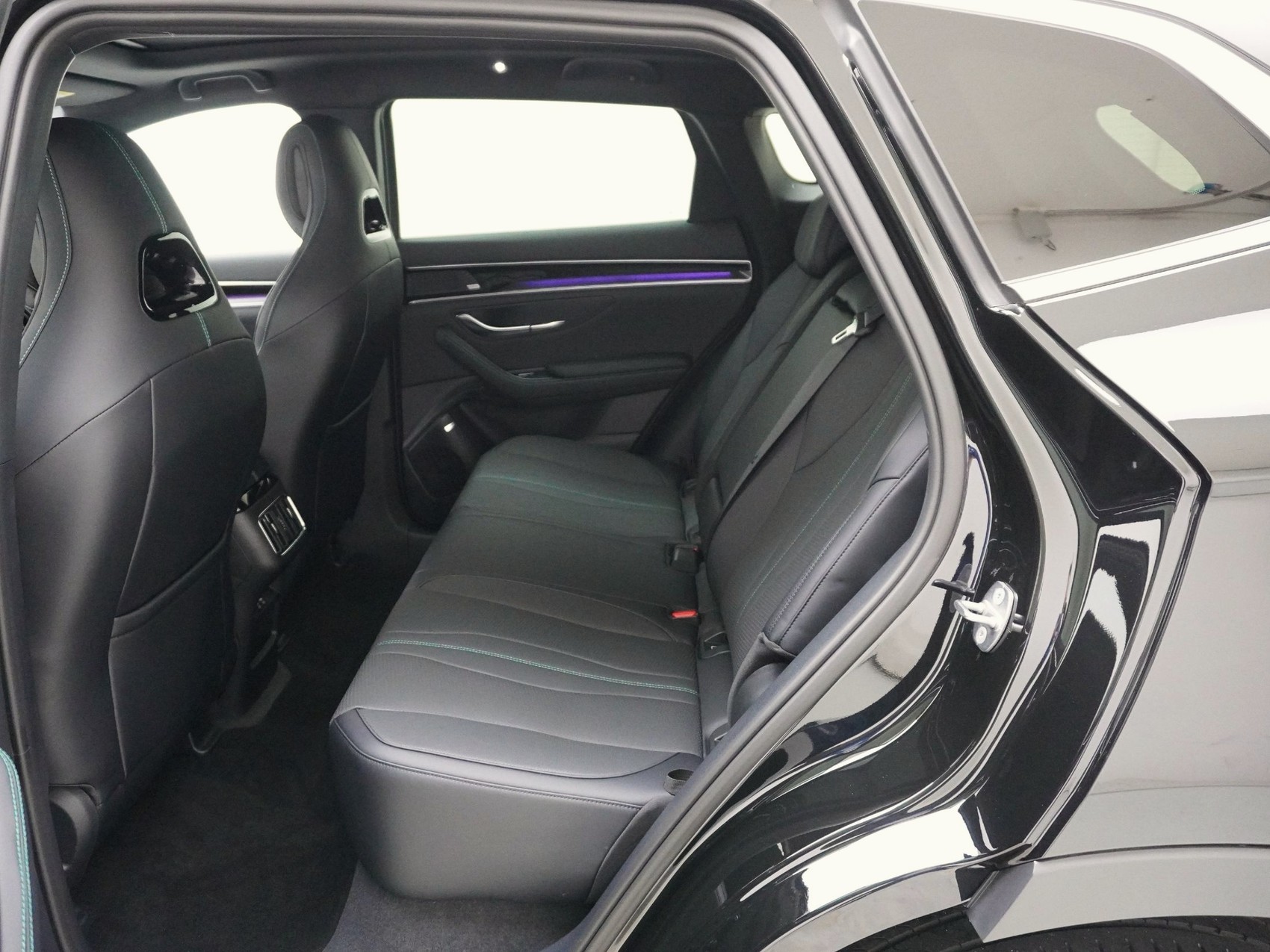 BYD Seal U DM-i Design AWD-image-12