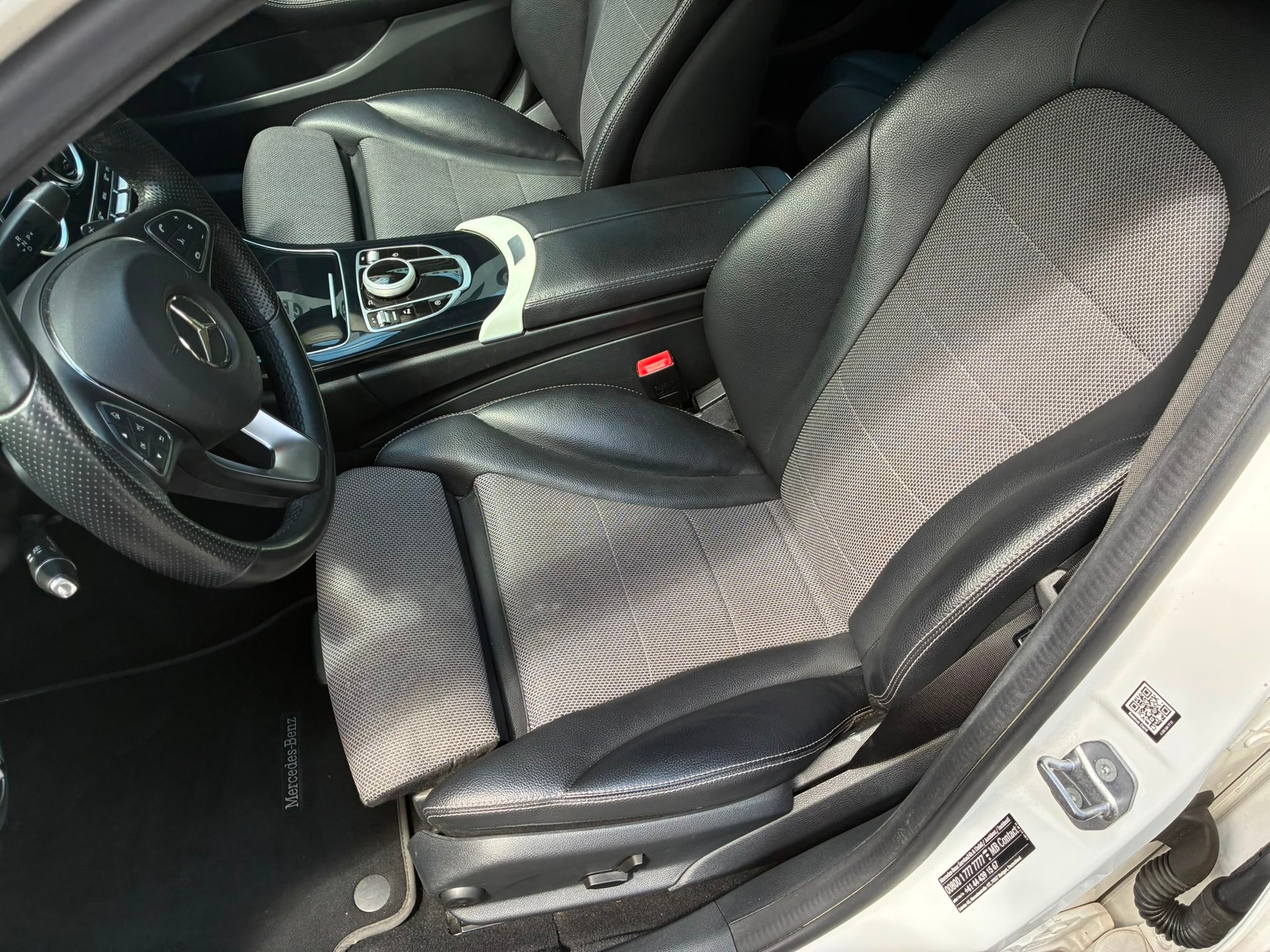 MERCEDES-BENZ C 200 4Matic 7G-Tronic-image-12