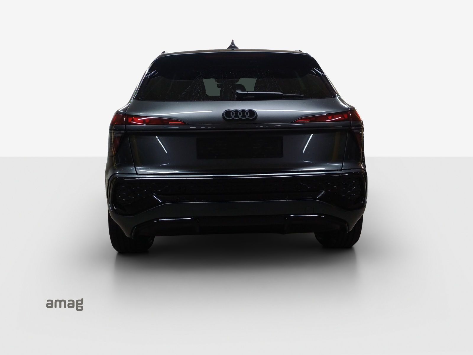 AUDI Q3 SUV TFSI quattro 195 kW S tronic-image-3