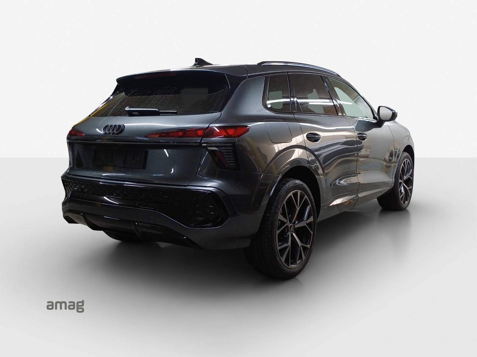 AUDI Q3 SUV TFSI quattro 195 kW S tronic-image-4
