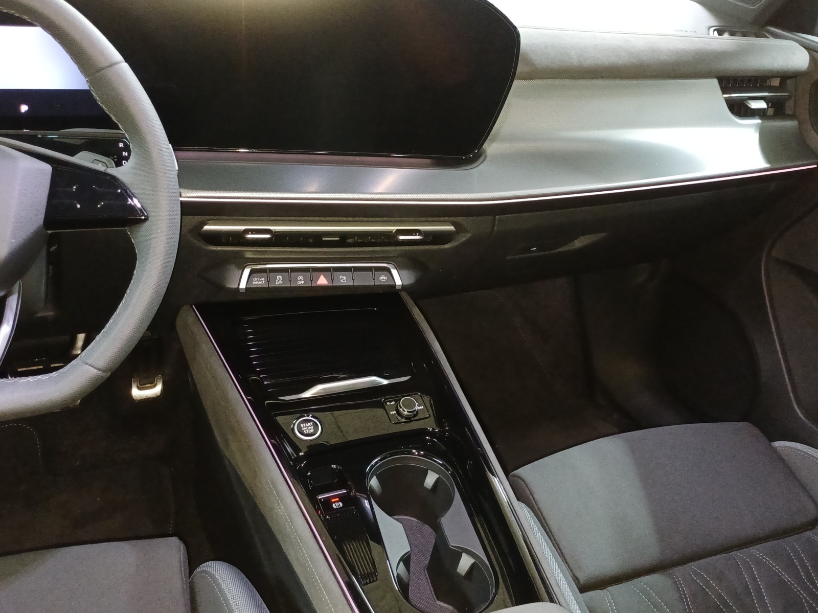 AUDI Q3 SUV TFSI quattro 195 kW S tronic-image-10