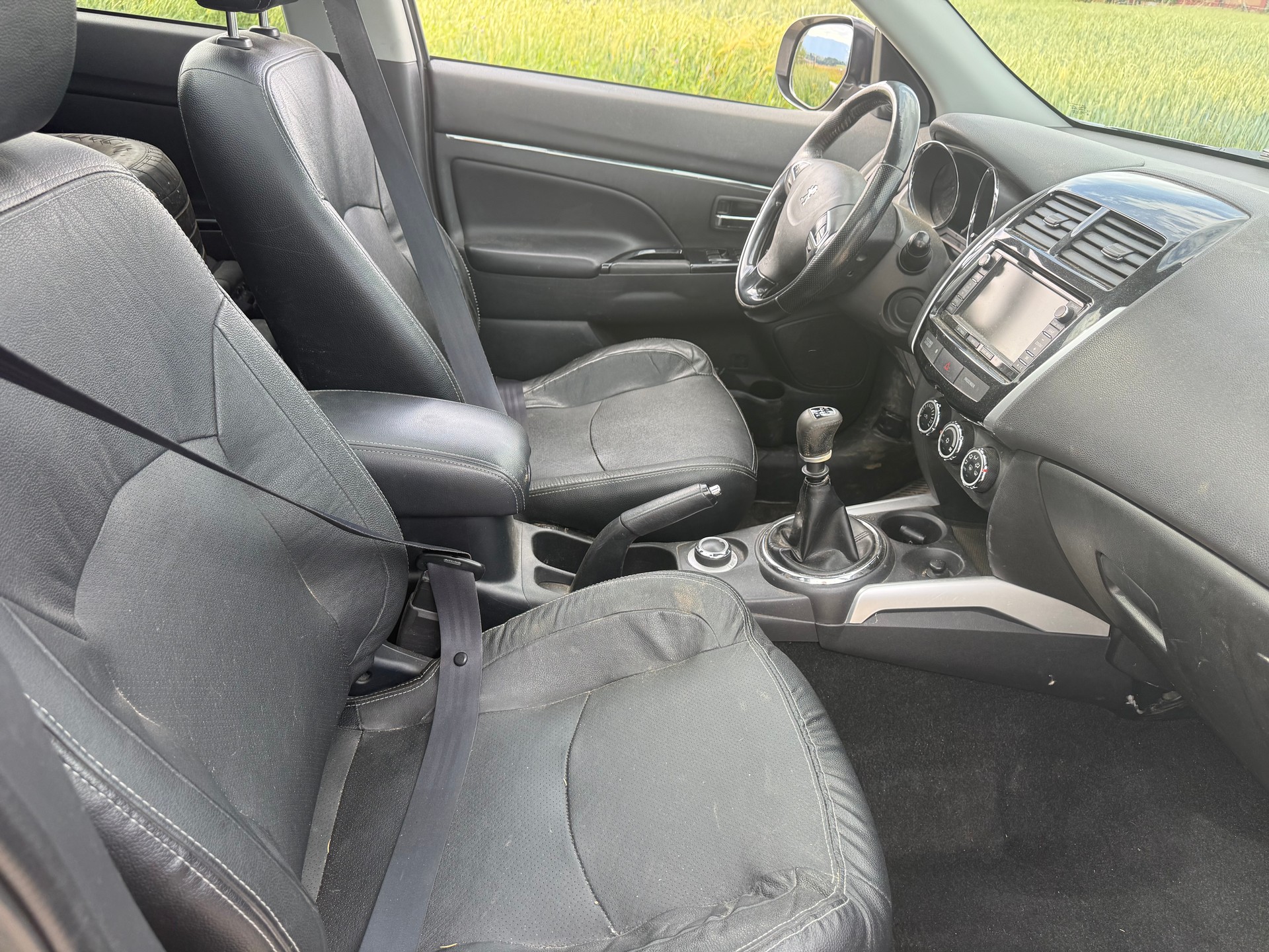 PEUGEOT 4008 1.8 HDi Allure 4WD-image-7