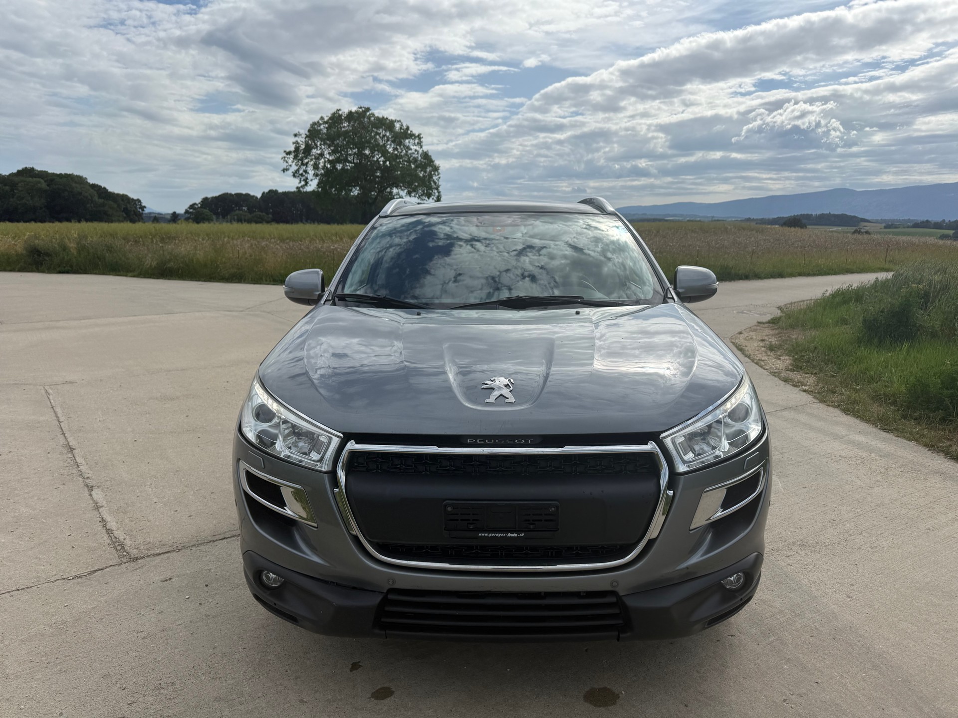 PEUGEOT 4008 1.8 HDi Allure 4WD-image-0