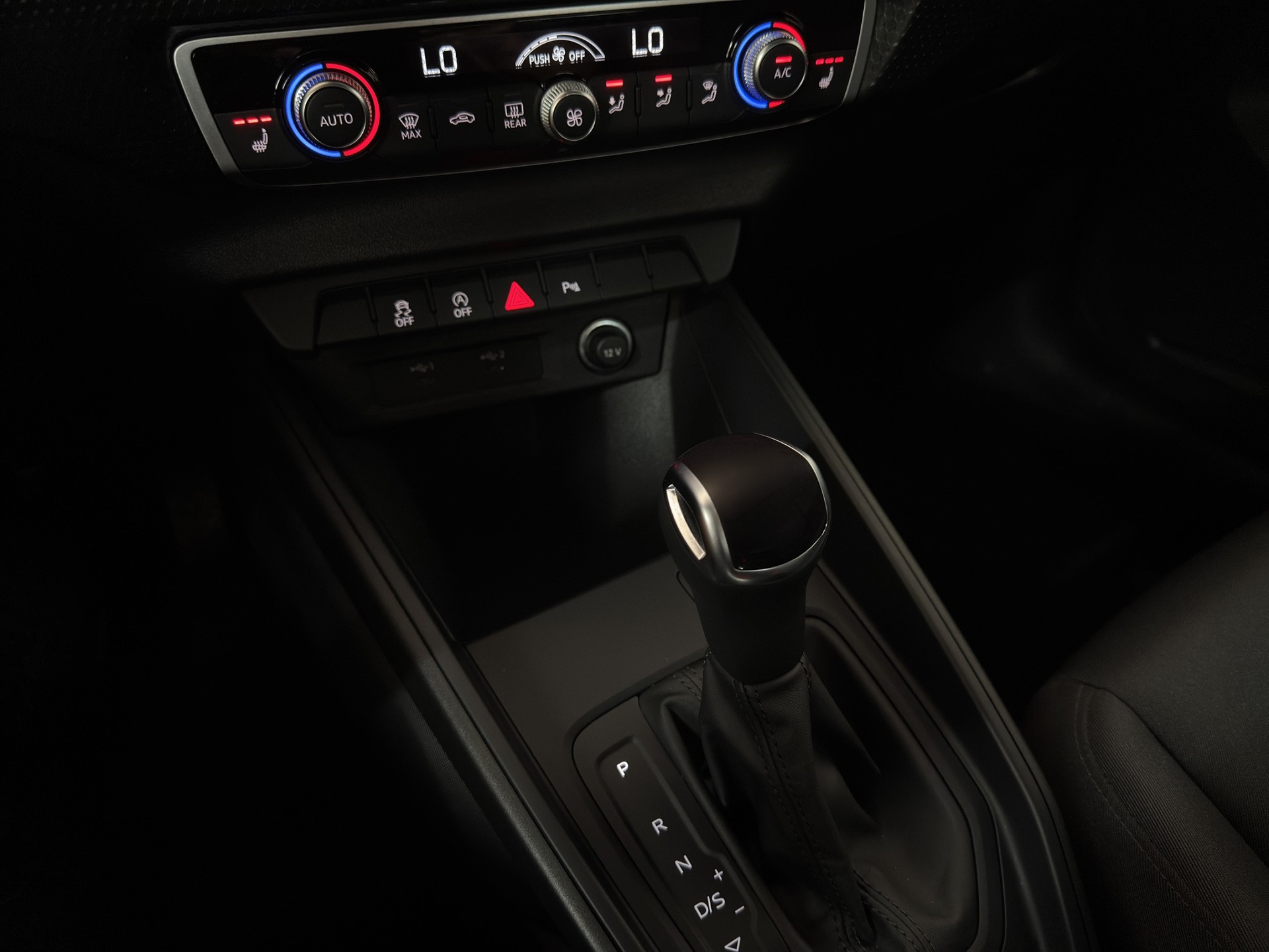 AUDI A1 Sportback 25 TFSI Business S-Line S-tronic-image-14