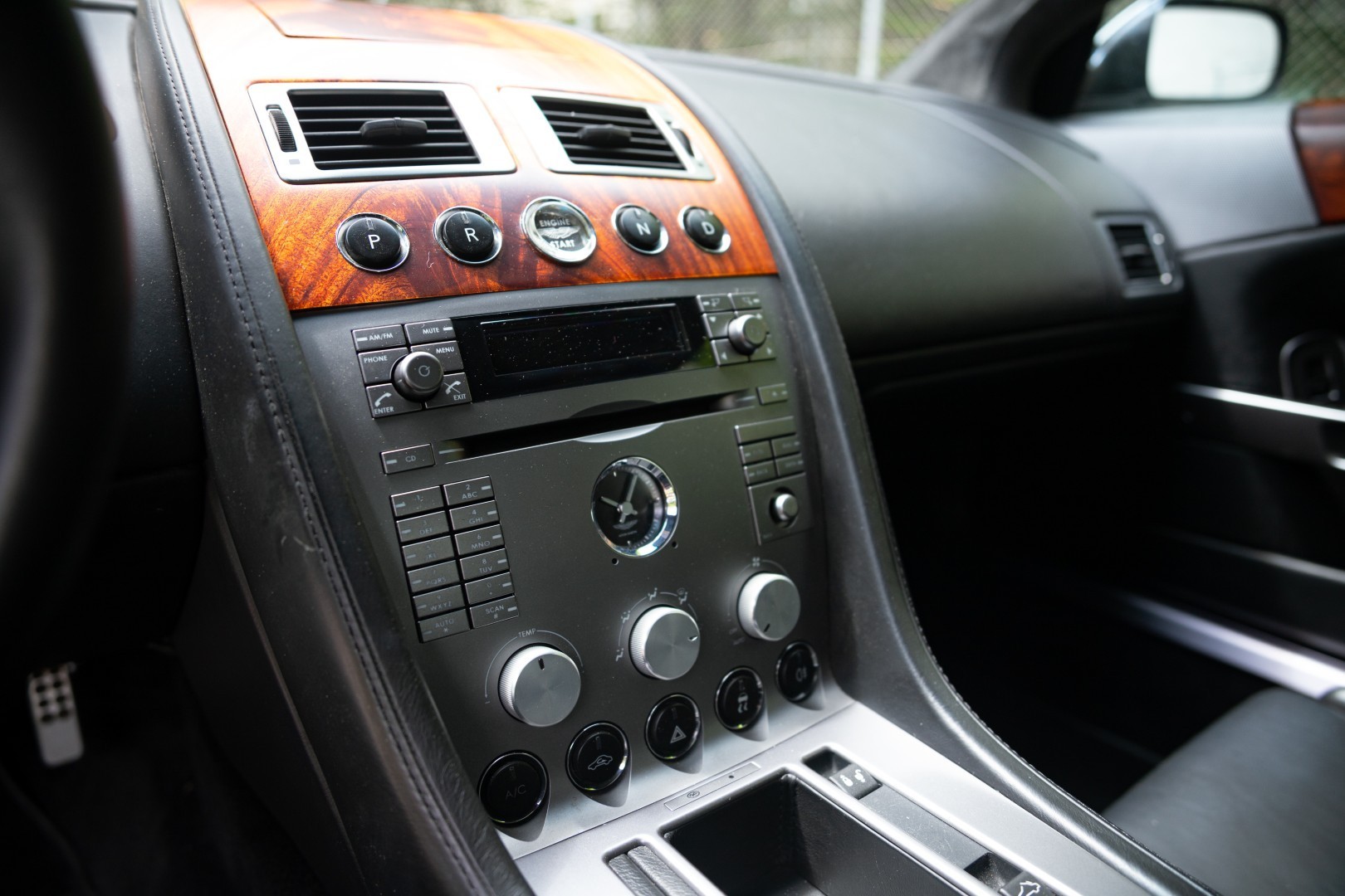 ASTON MARTIN DB9 Volante Touchtronic 2-image-13