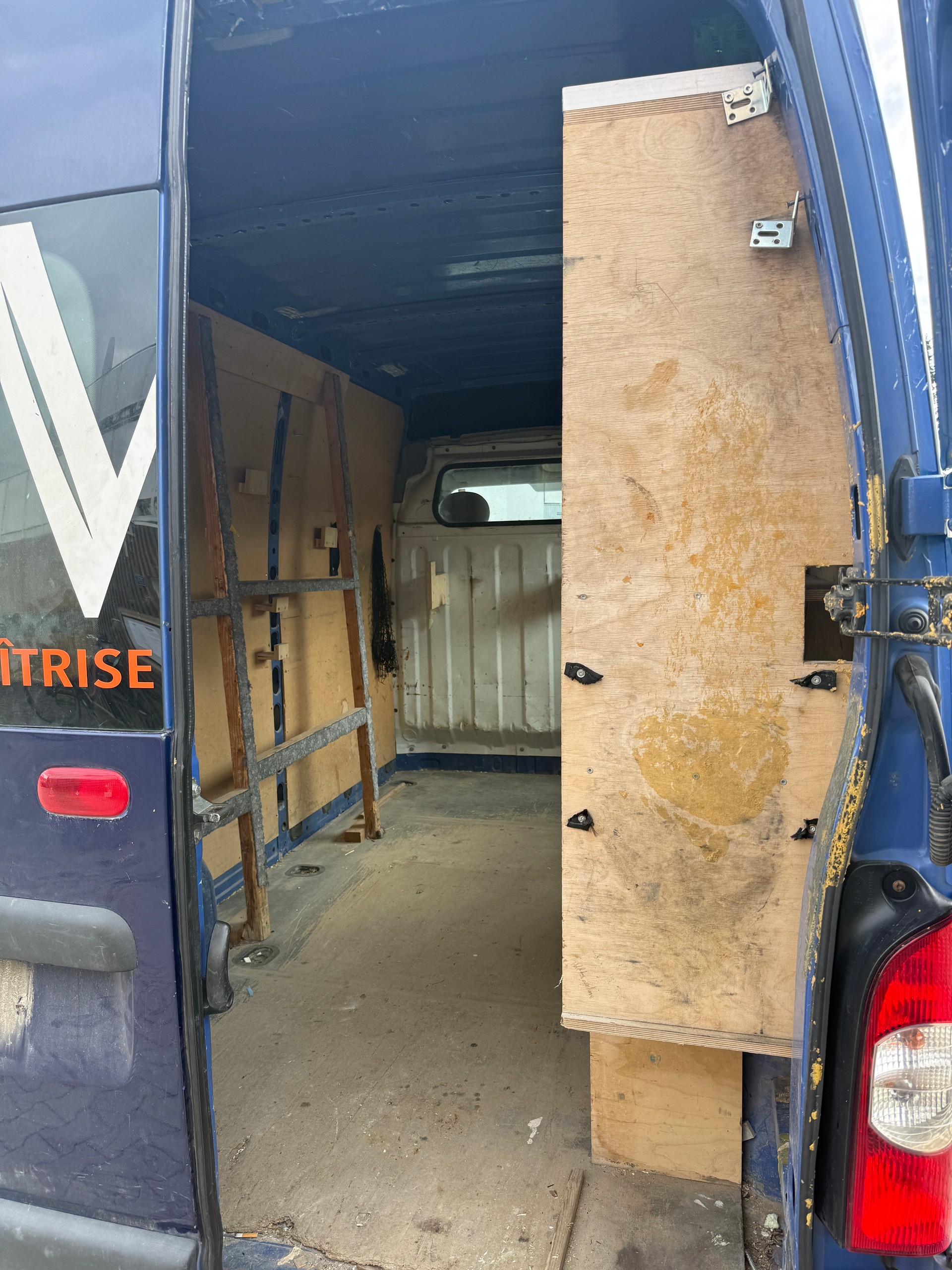 RENAULT Master T33 2.5dCi 2FL22U-image-9
