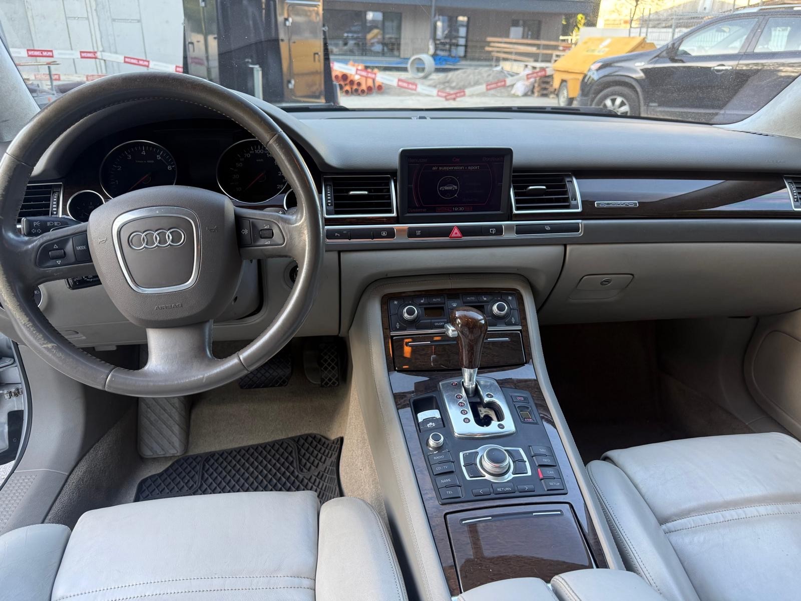 AUDI A8 4.2 quattro tiptronic-image-6