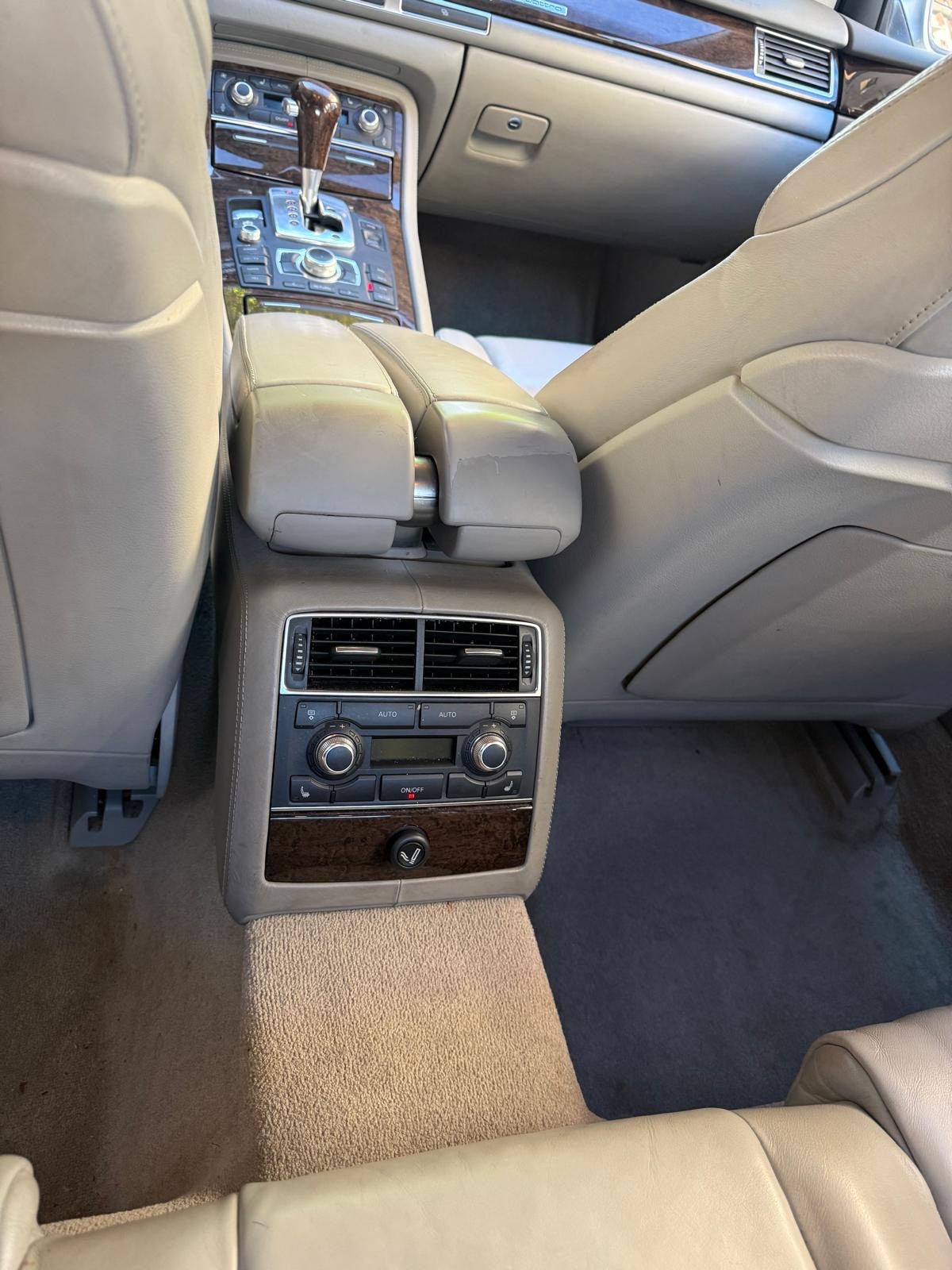 AUDI A8 4.2 quattro tiptronic-image-11