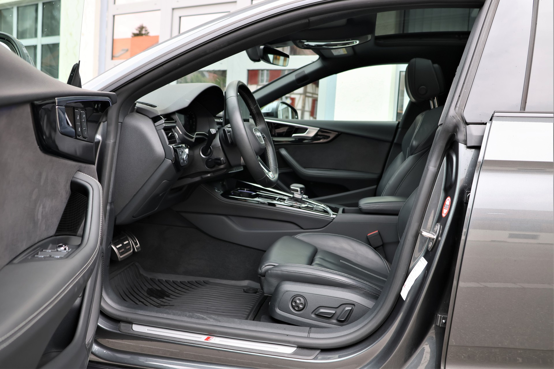 AUDI A5 Sportback 40 TDI S-Line Attraction quattro S-tronic (CH)-image-9