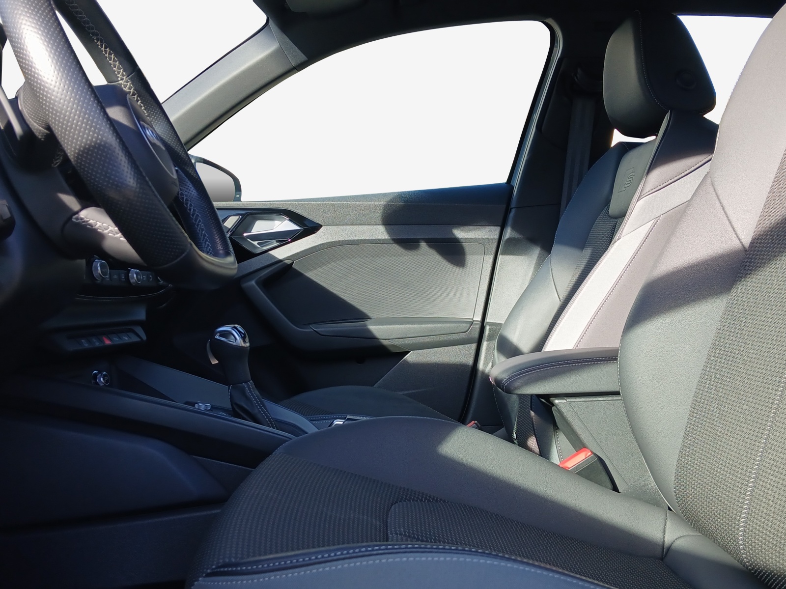 AUDI A1 City Carver 30 TFSI Attraction S-tronic-image-7