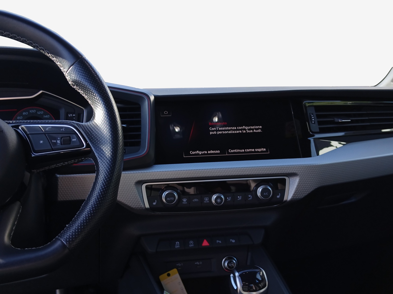 AUDI A1 City Carver 30 TFSI Attraction S-tronic-image-10