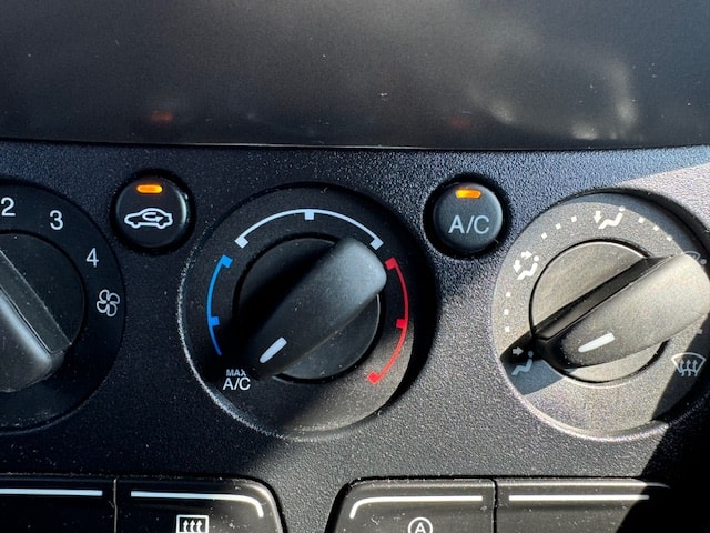 FORD Transit Connect Van T230 1.5 Eco Blue Trend-image-11