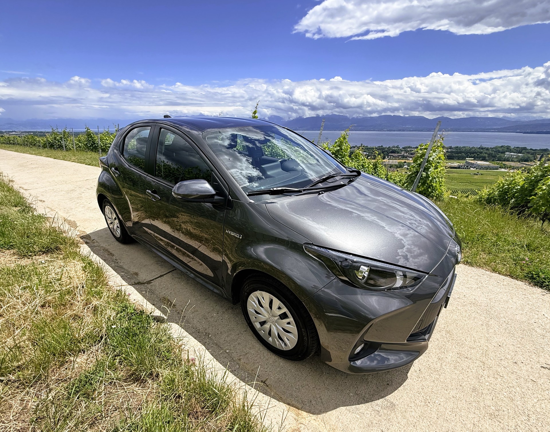 TOYOTA Yaris 1.5 Comfort e-CVT-image-4