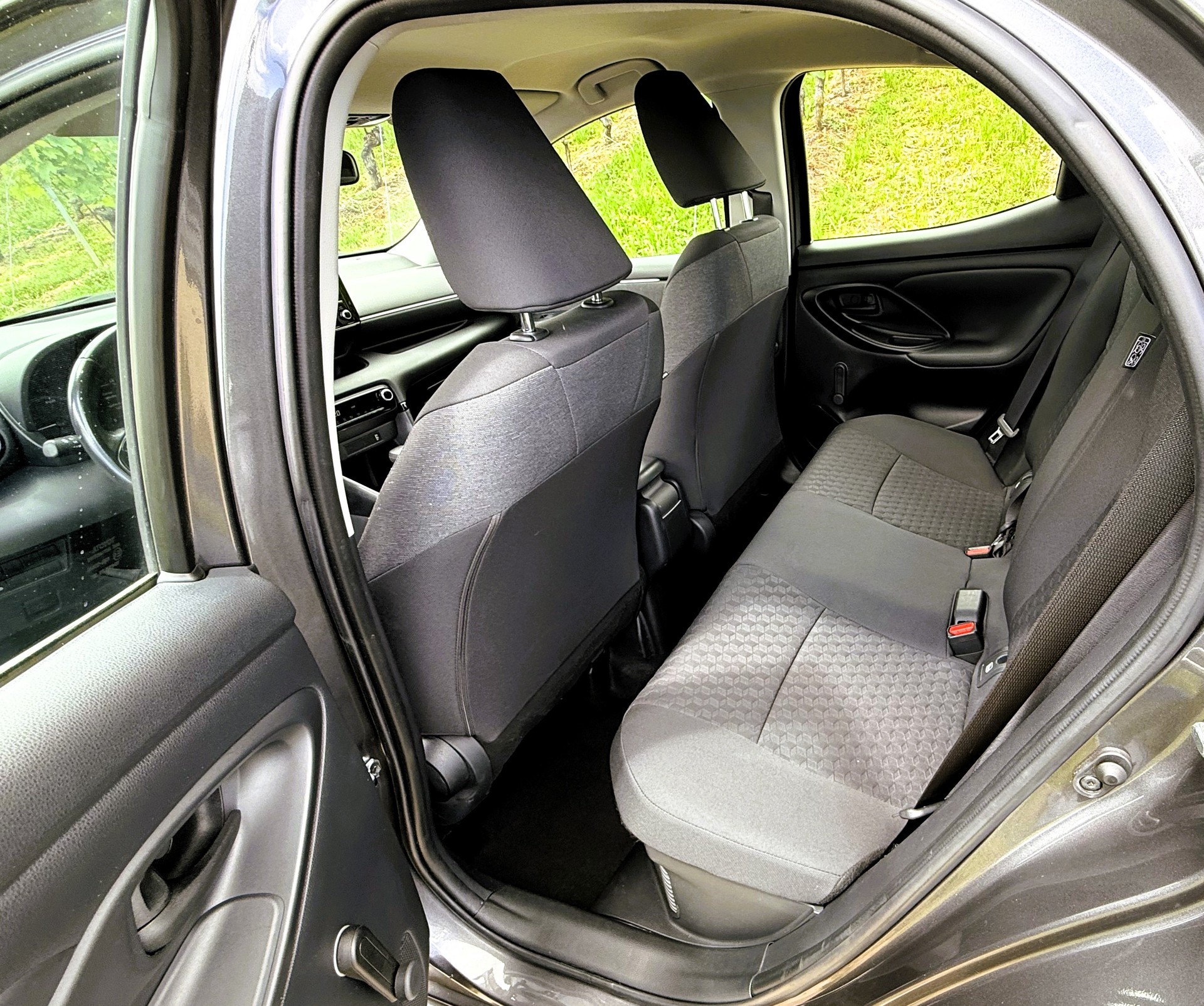 TOYOTA Yaris 1.5 Comfort e-CVT-image-11