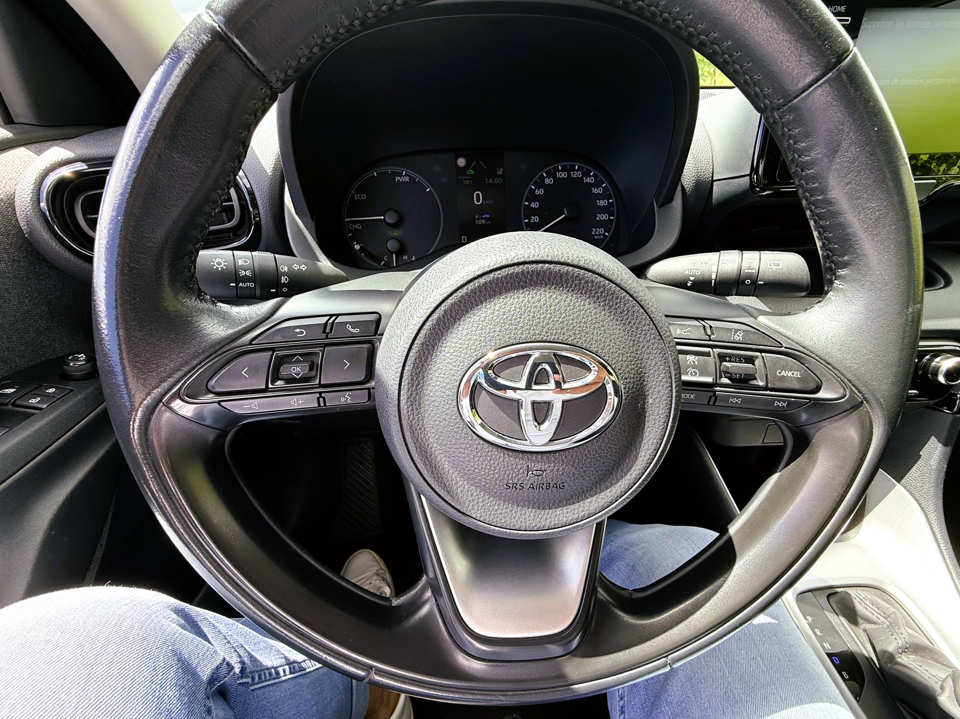 TOYOTA Yaris 1.5 Comfort e-CVT-image-14
