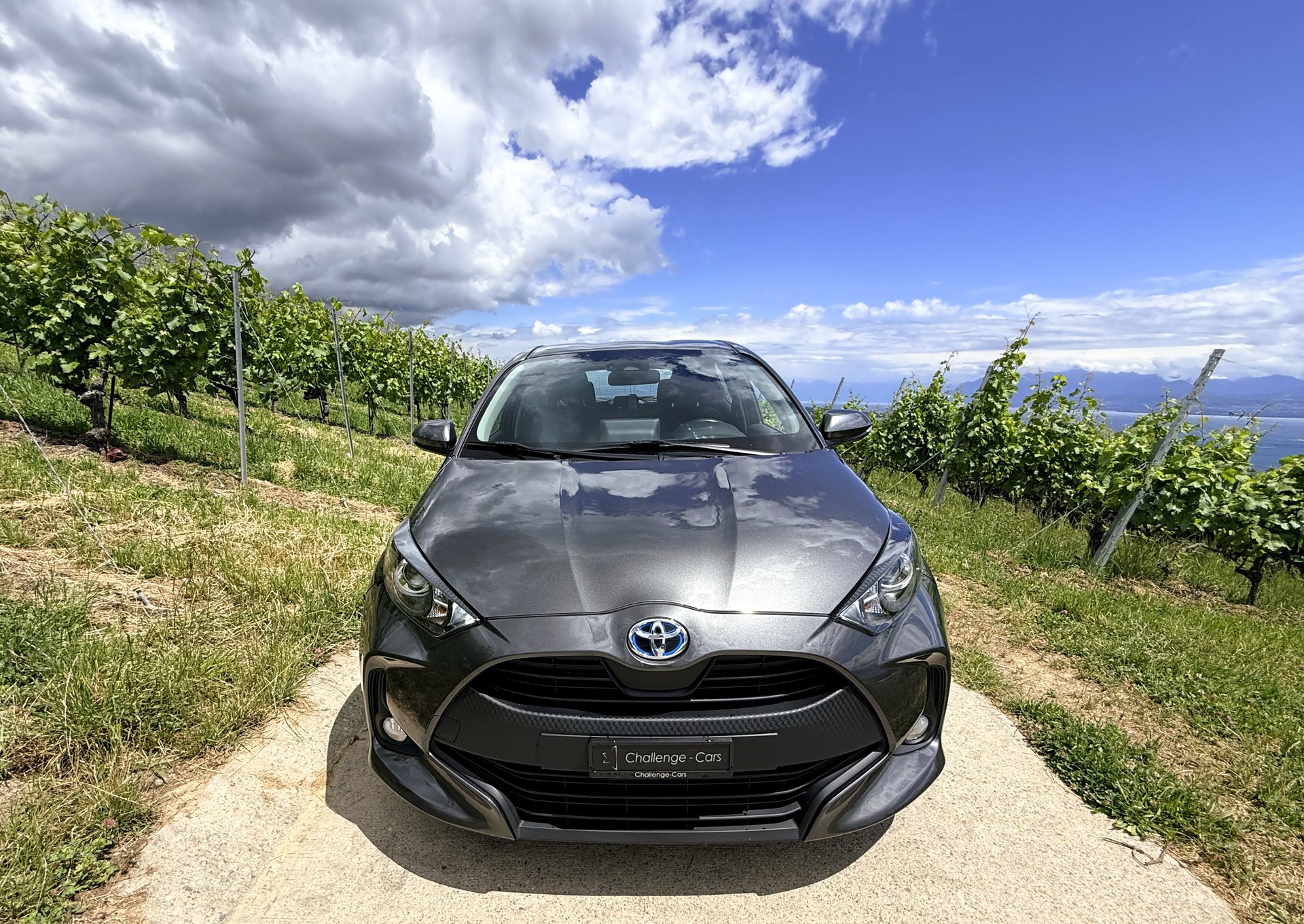 TOYOTA Yaris 1.5 Comfort e-CVT-image-2