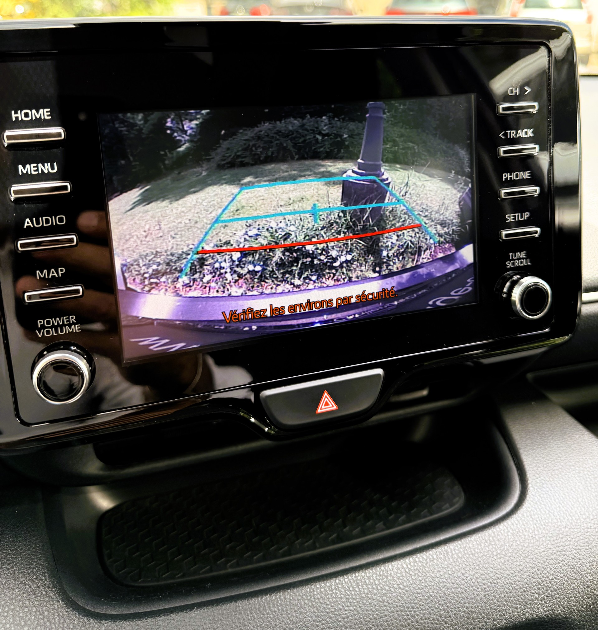 TOYOTA Yaris 1.5 Comfort e-CVT-image-17