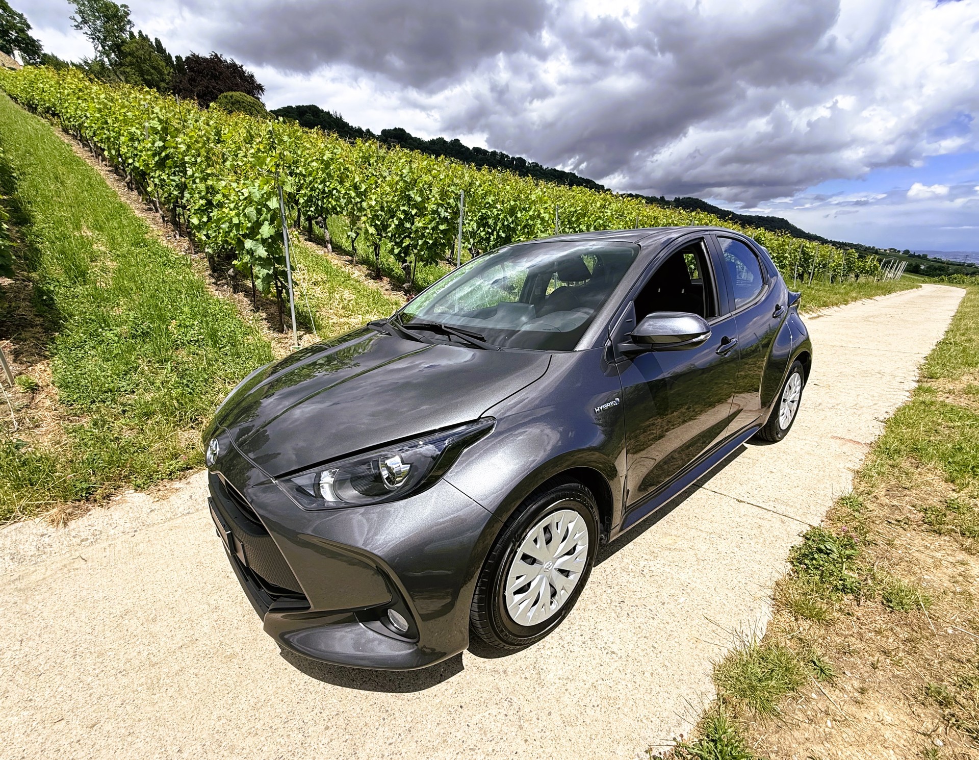 TOYOTA Yaris 1.5 Comfort e-CVT-image-0