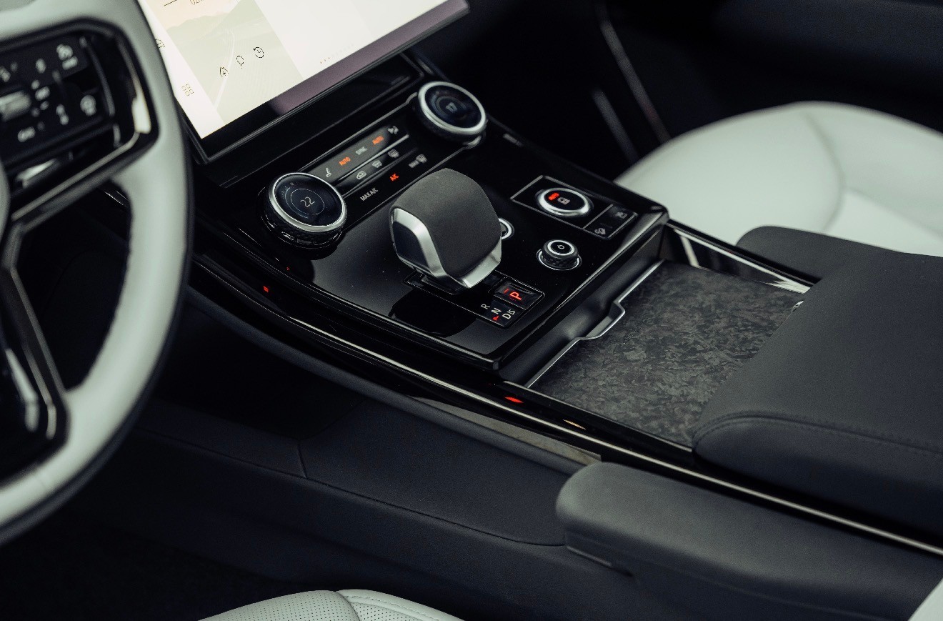LAND ROVER 3.0 Si6 P510e First Edition-image-3