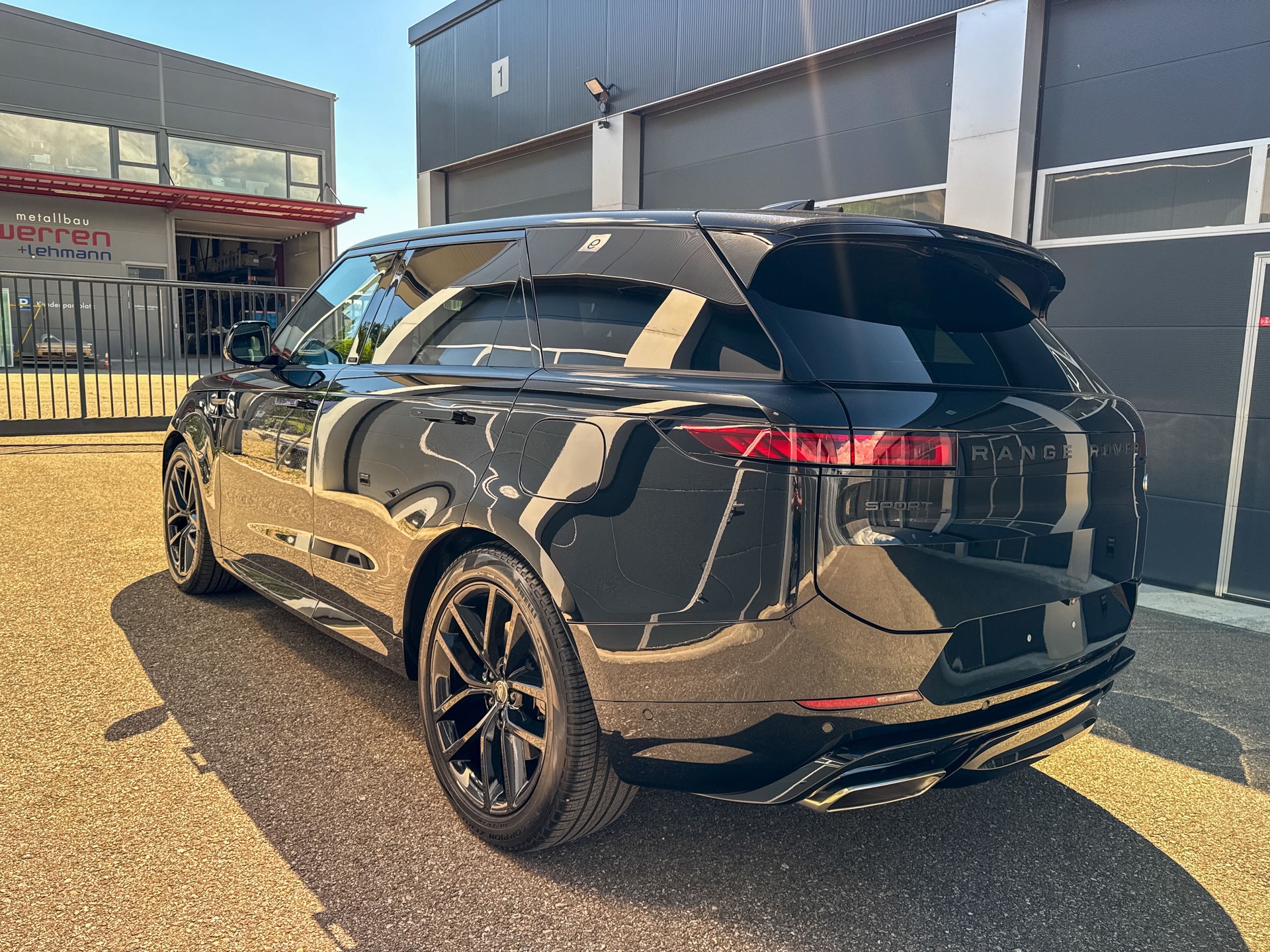 LAND ROVER 3.0 Si6 P510e First Edition-image-1