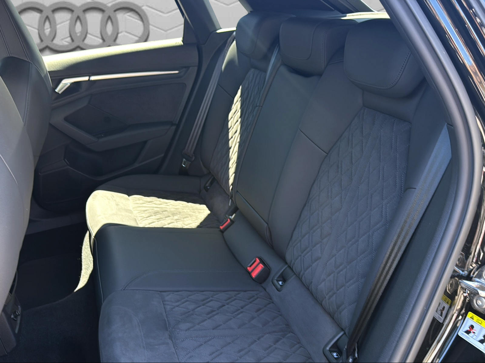 AUDI RS3 Sportback 2.5 TSI quattro S-tronic-image-15