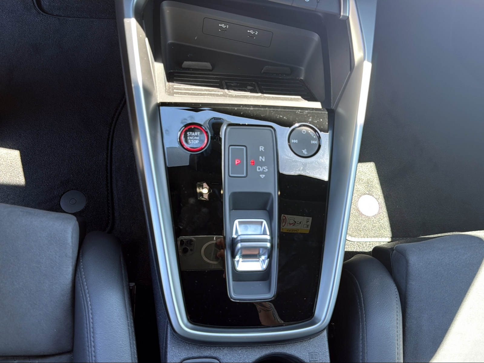AUDI RS3 Sportback 2.5 TSI quattro S-tronic-image-14