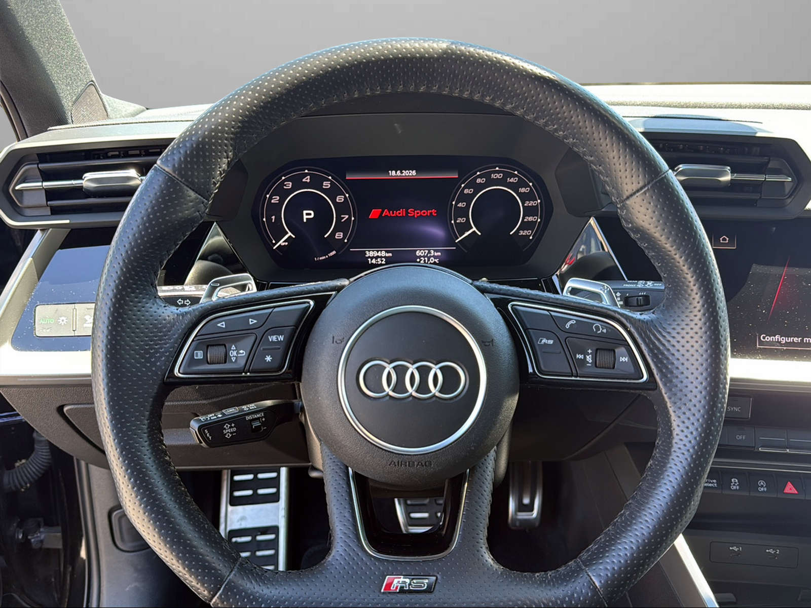 AUDI RS3 Sportback 2.5 TSI quattro S-tronic-image-13