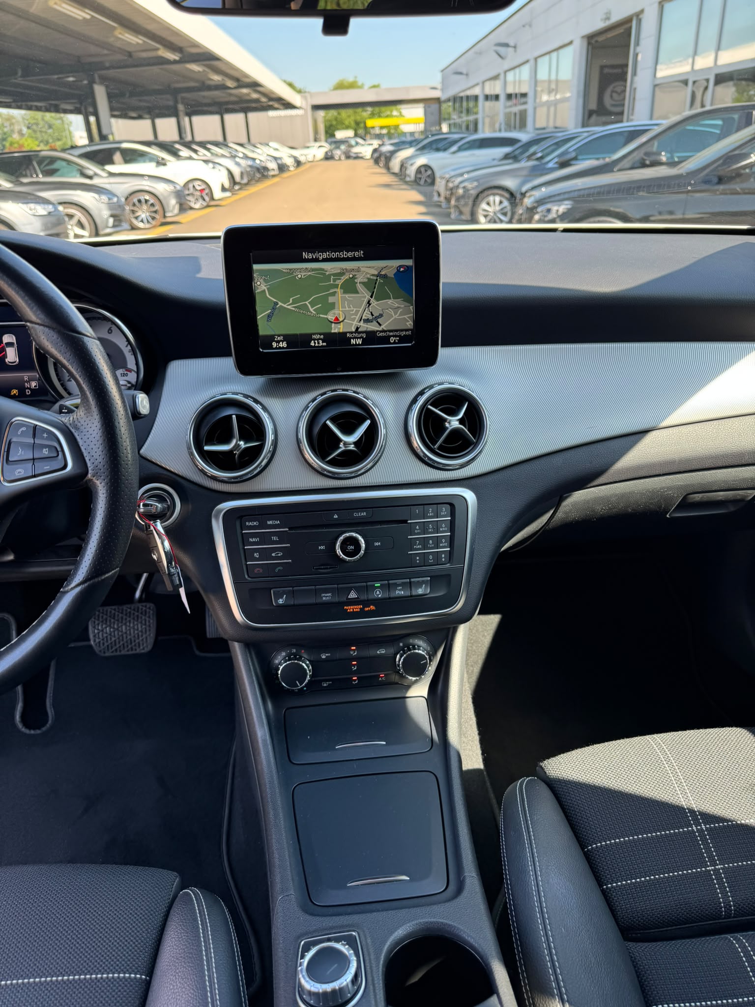 MERCEDES-BENZ GLA 200 Night Star 7G-DCT-image-11