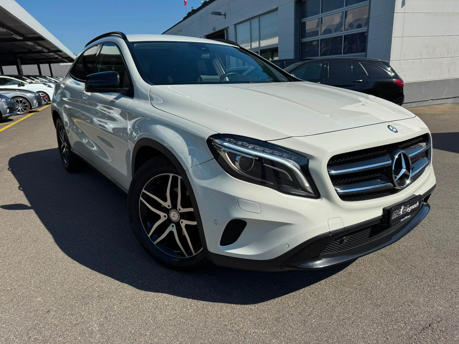 MERCEDES-BENZ GLA 200 Night Star 7G-DCT-image-2