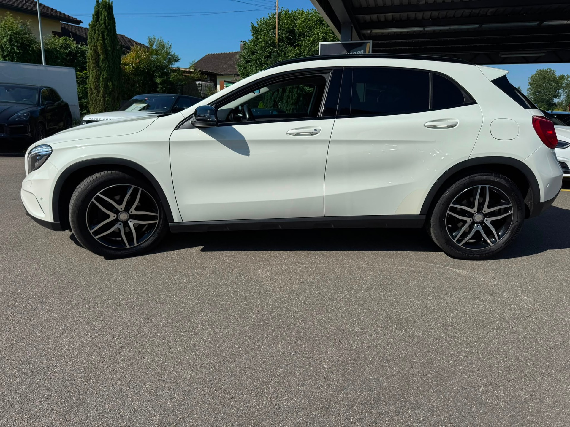 MERCEDES-BENZ GLA 200 Night Star 7G-DCT-image-3