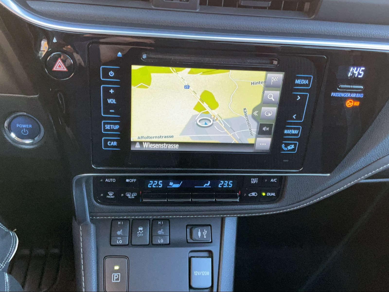 TOYOTA Auris 1.8 HSD Active-image-7