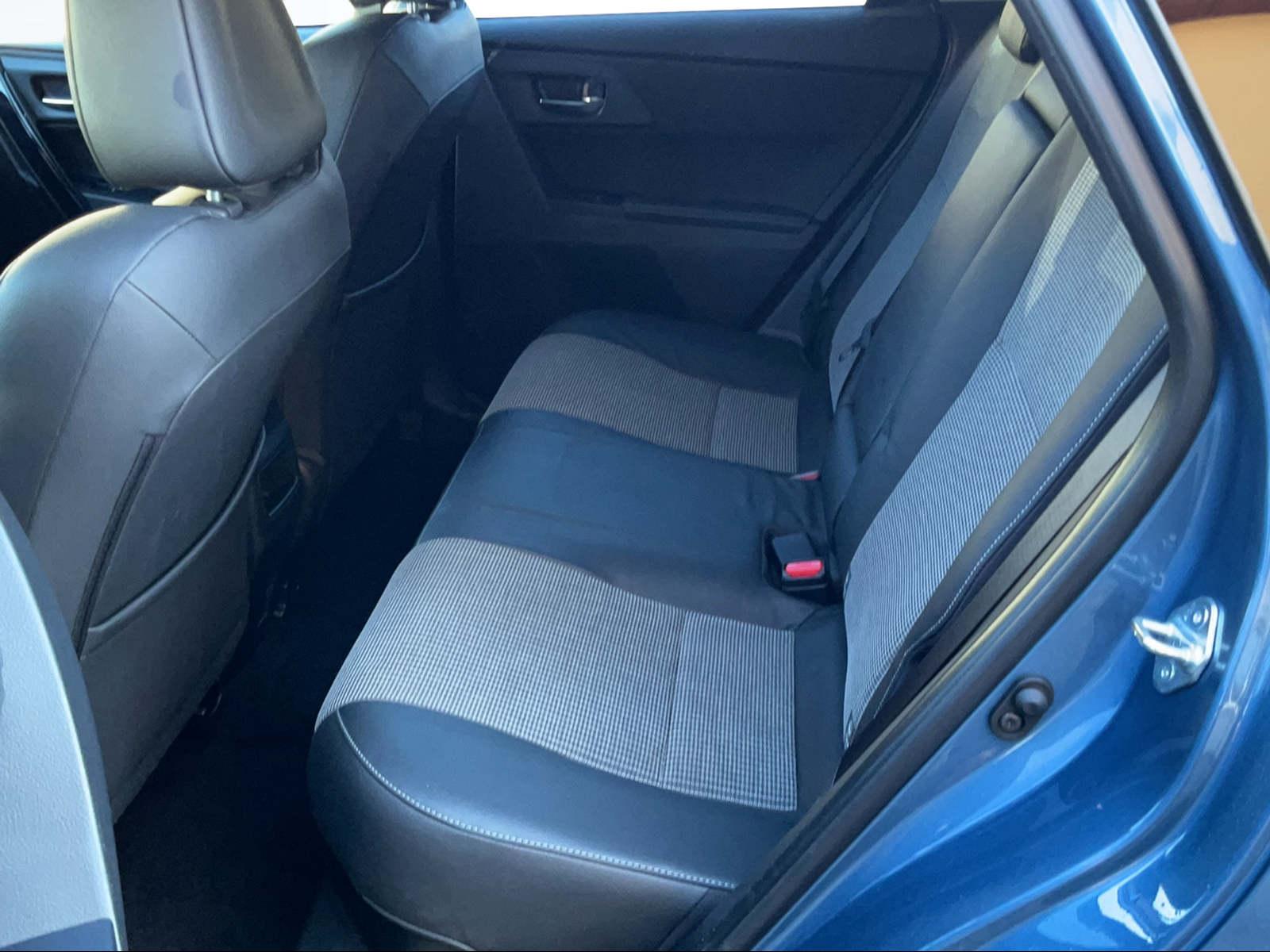 TOYOTA Auris 1.8 HSD Active-image-9